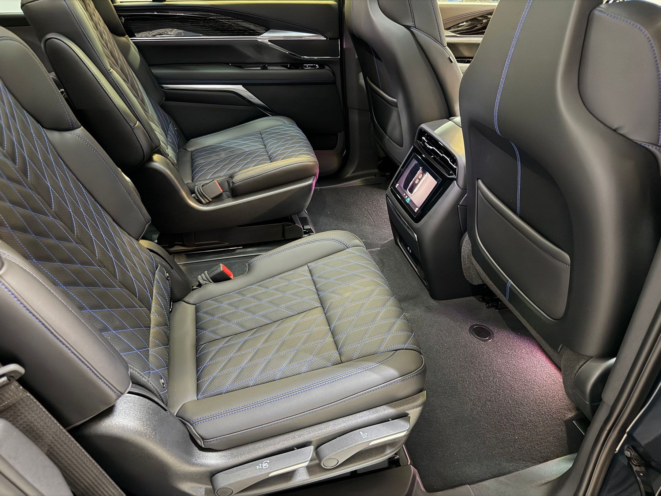2026 Cadillac Escalade IQ Sport - Photo 52
