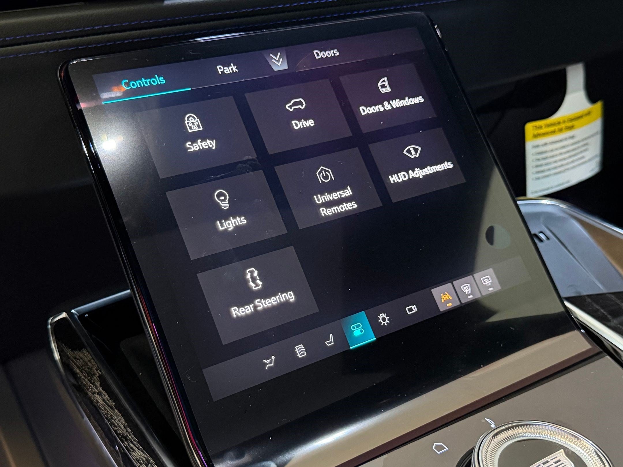 2026 Cadillac Escalade IQ Sport - Photo 37