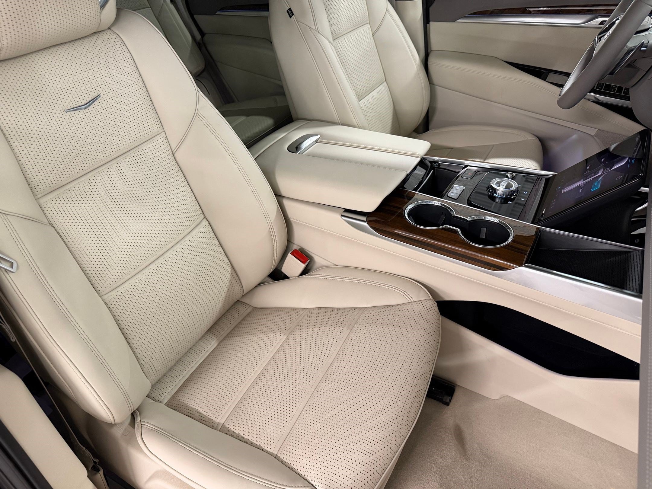 2026 Cadillac Escalade Platinum Sport - Photo 44