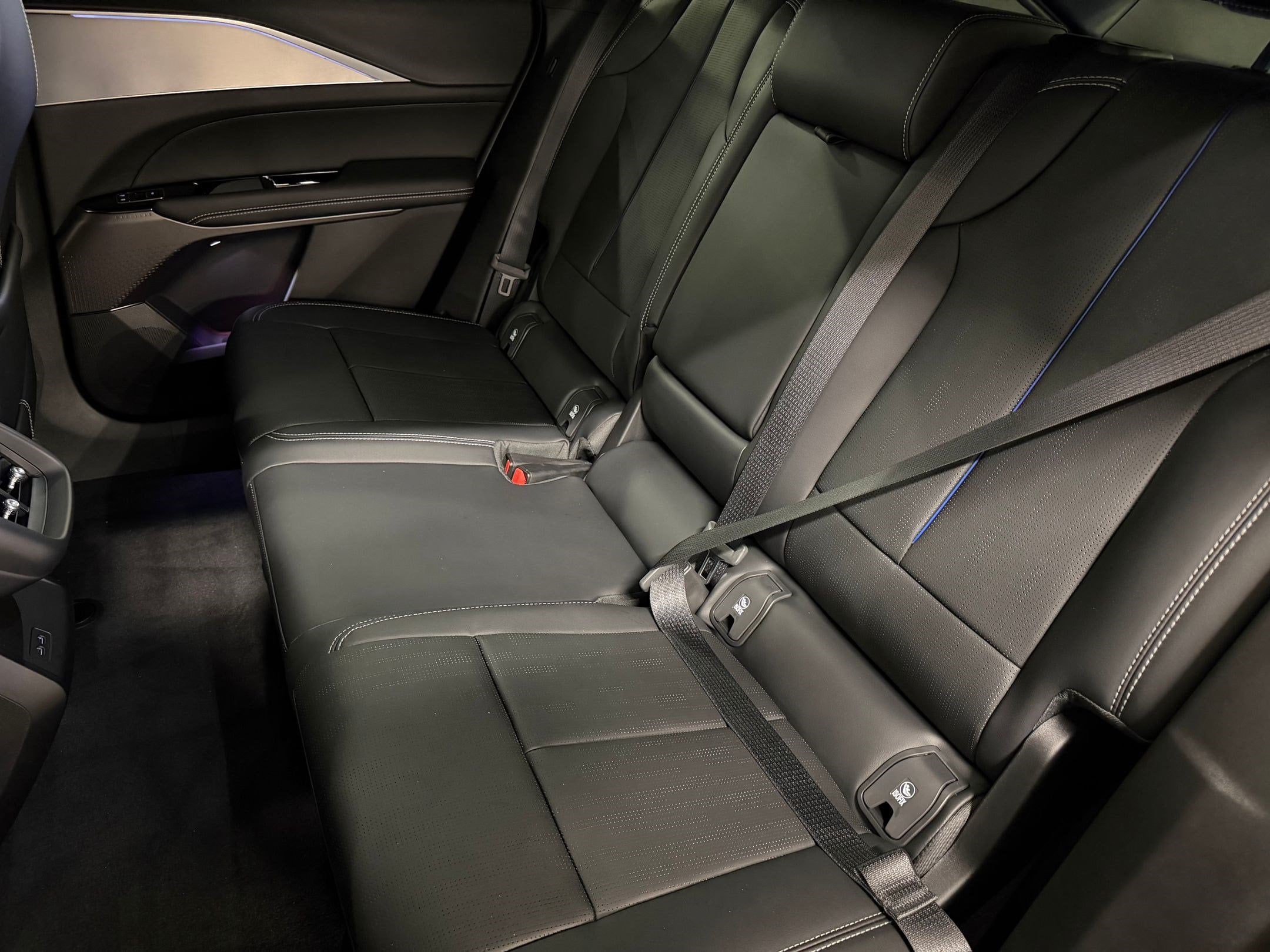2027 Cadillac LYRIQ Sport - Photo 33