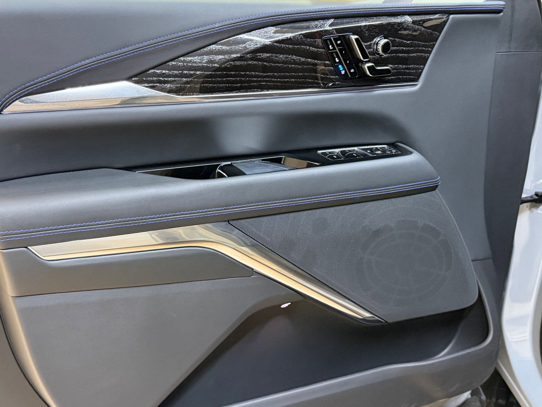 2026 Cadillac Escalade IQ Sport - Photo 11
