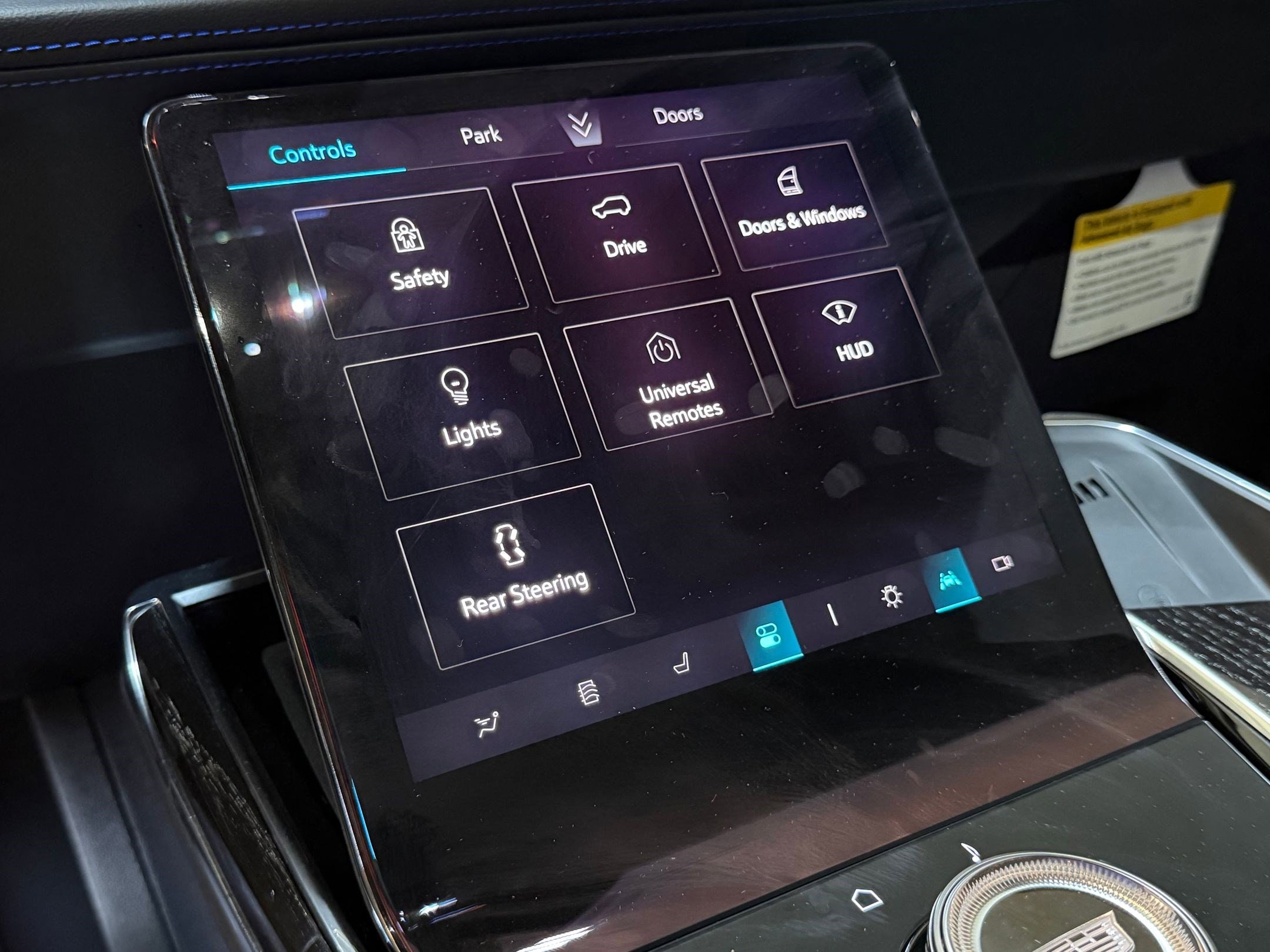 2025 Cadillac Escalade IQ Sport 1 - Photo 37