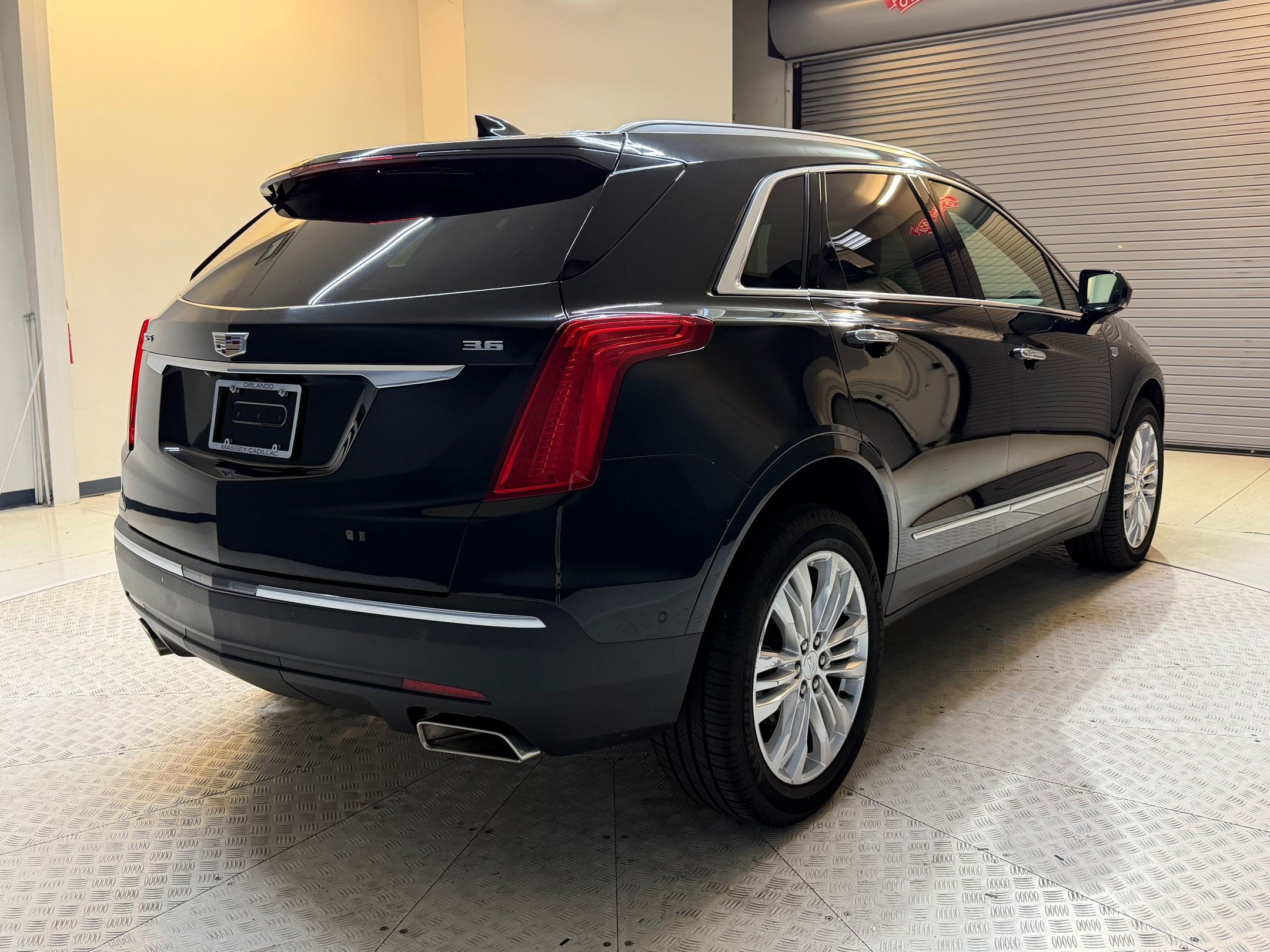 XT5 Premium Luxury FWD SUV