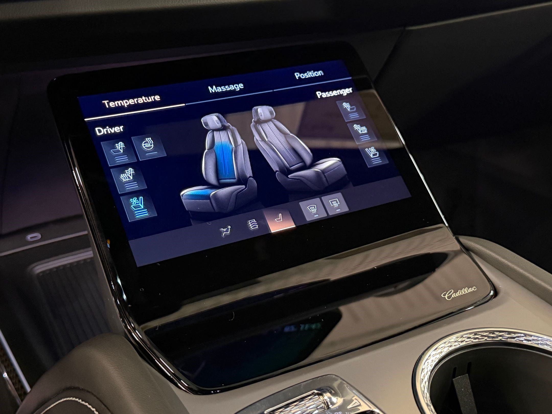 2027 Cadillac VISTIQ Sport - Photo 32