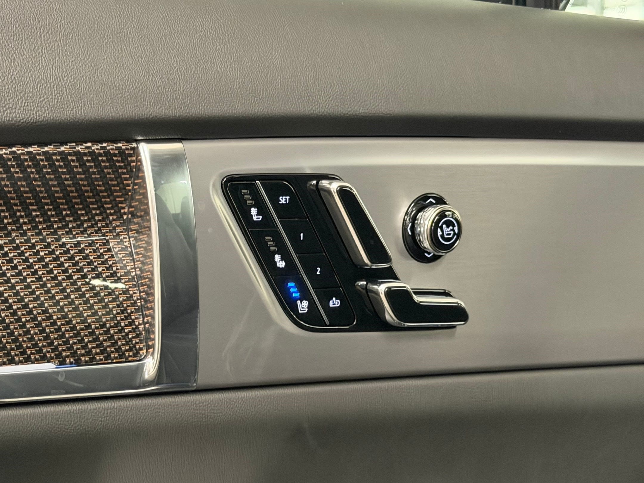 2027 Cadillac VISTIQ Sport - Photo 20