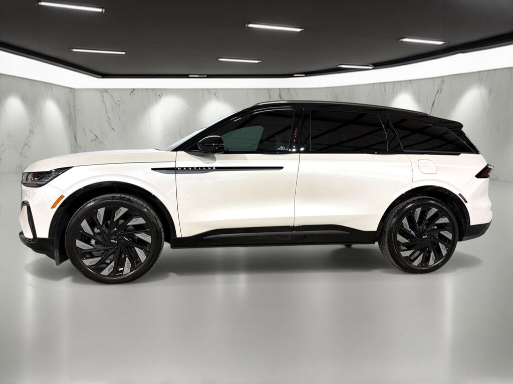 Used 2025 Lincoln Nautilus Reserve