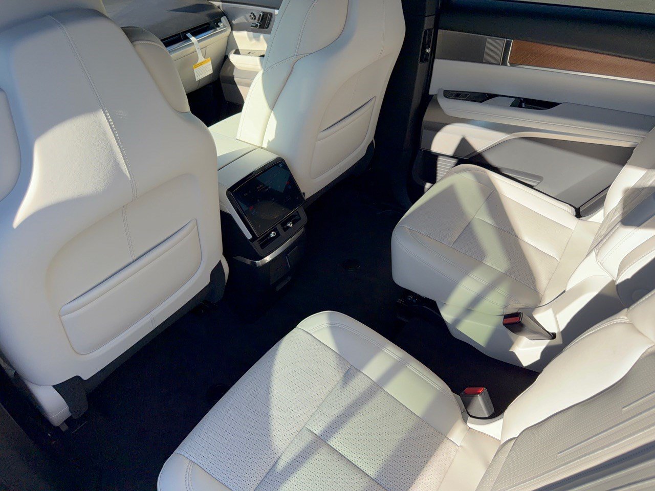 2027 Cadillac VISTIQ Sport - Photo 24
