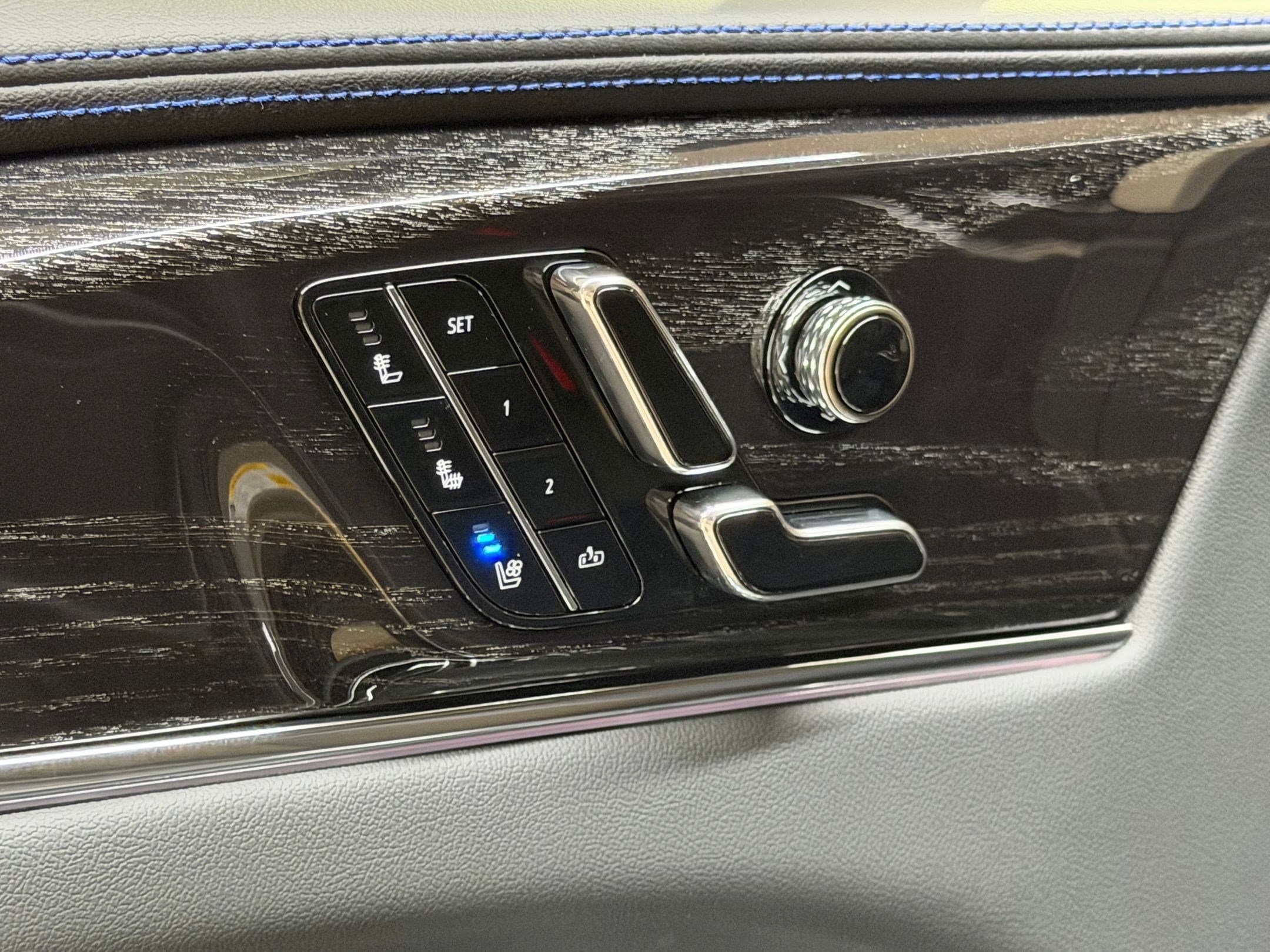 2026 Cadillac Escalade IQ Luxury - Photo 12