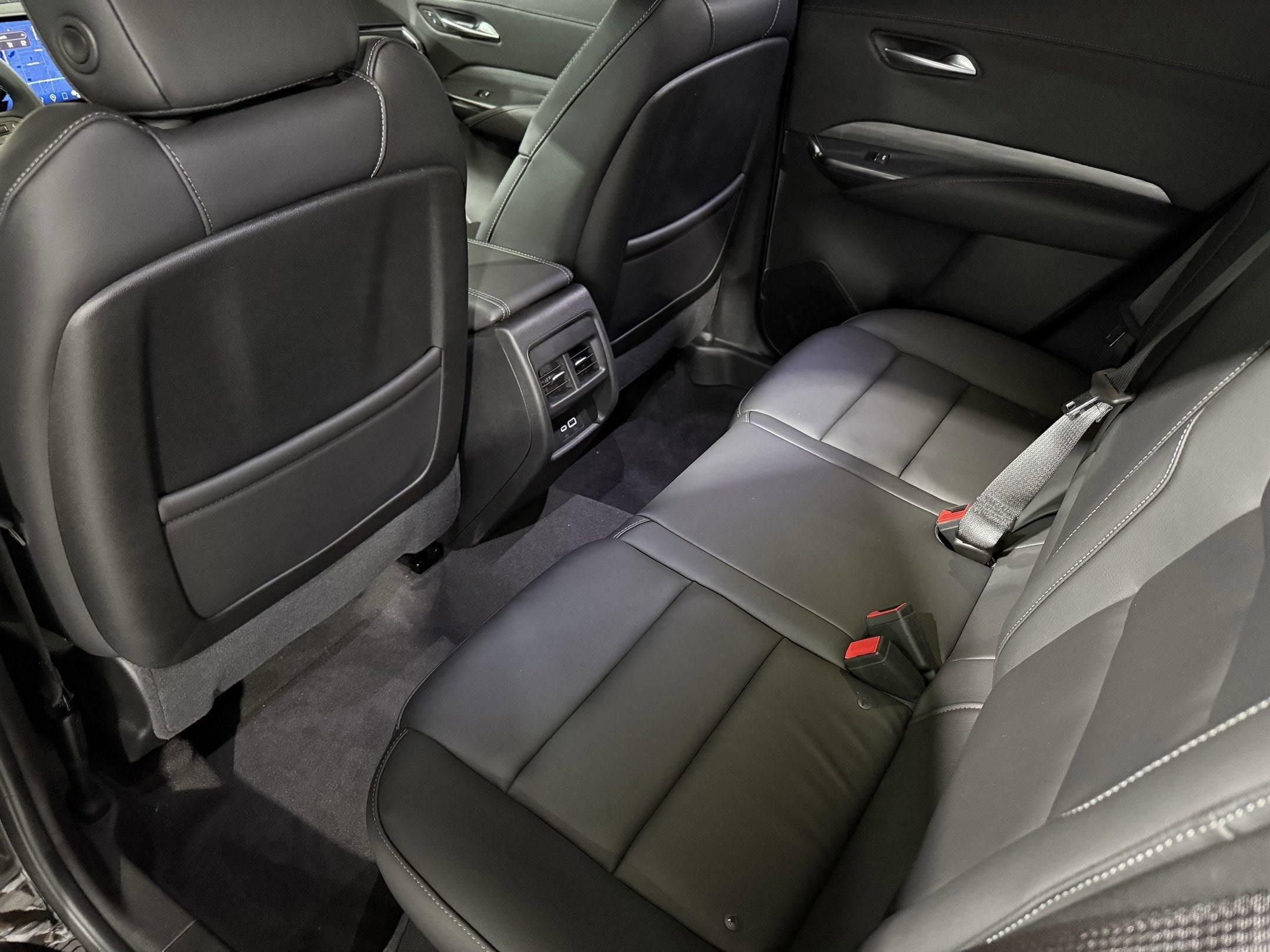 2025 Cadillac XT4 Premium Luxury - Photo 36