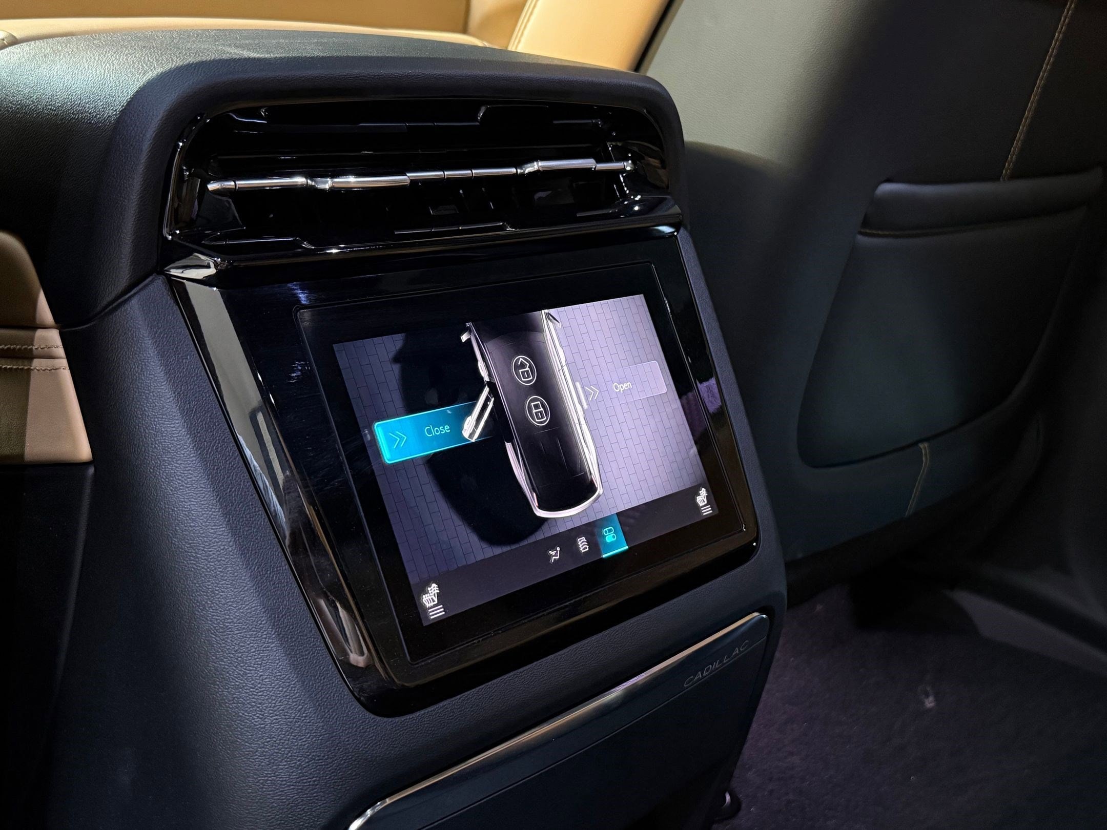 2025 Cadillac Escalade IQ Sport 2 - Photo 49