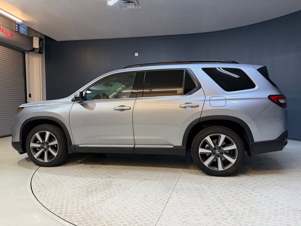 Used 2025 Honda Pilot Touring