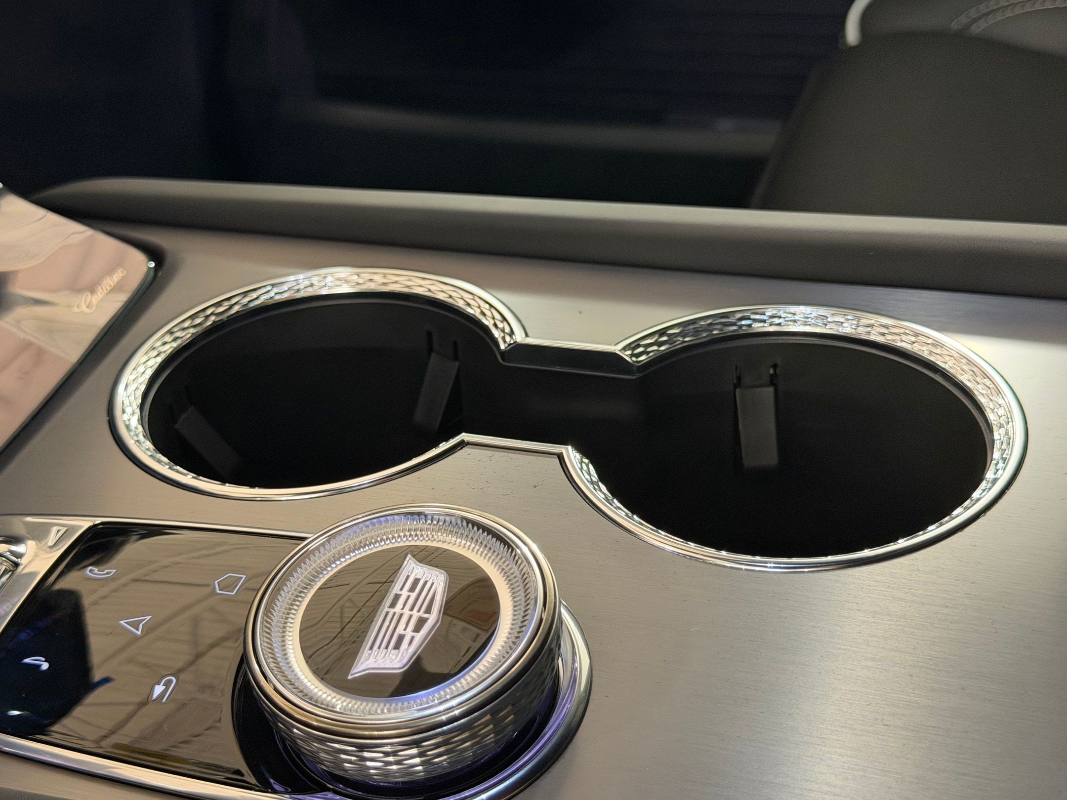 2027 Cadillac VISTIQ Platinum - Photo 19