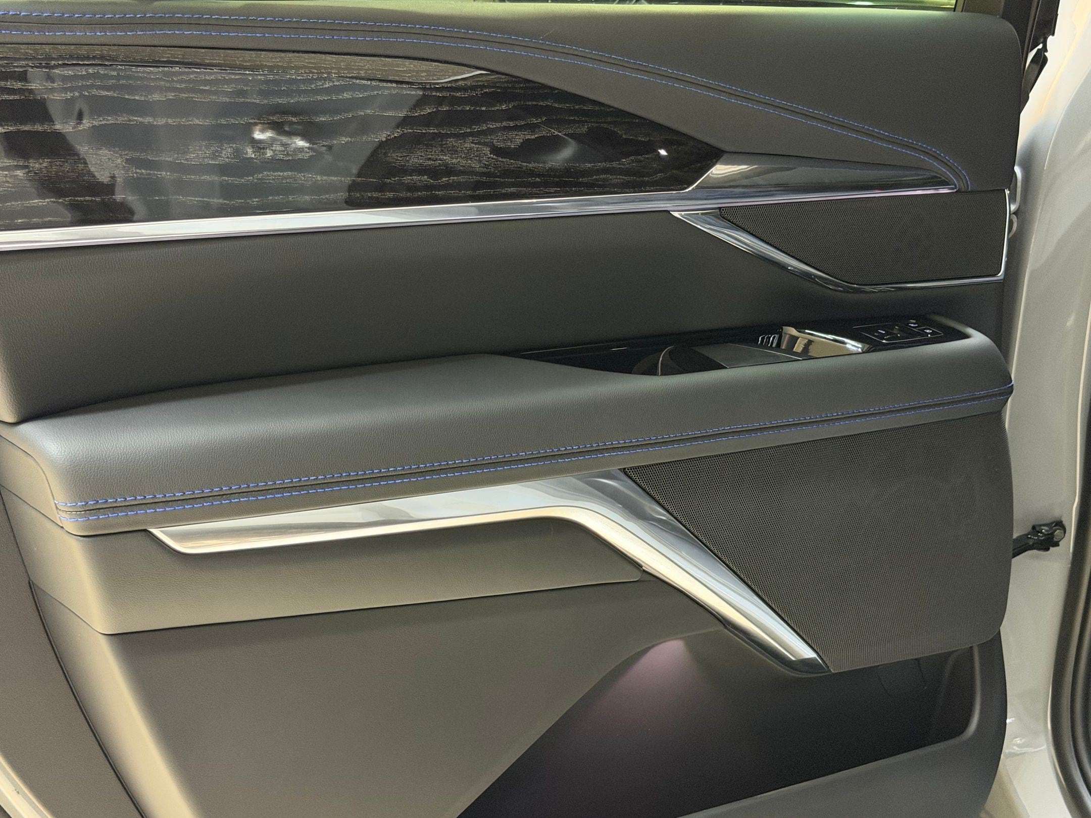 2026 Cadillac Escalade IQ Luxury - Photo 45