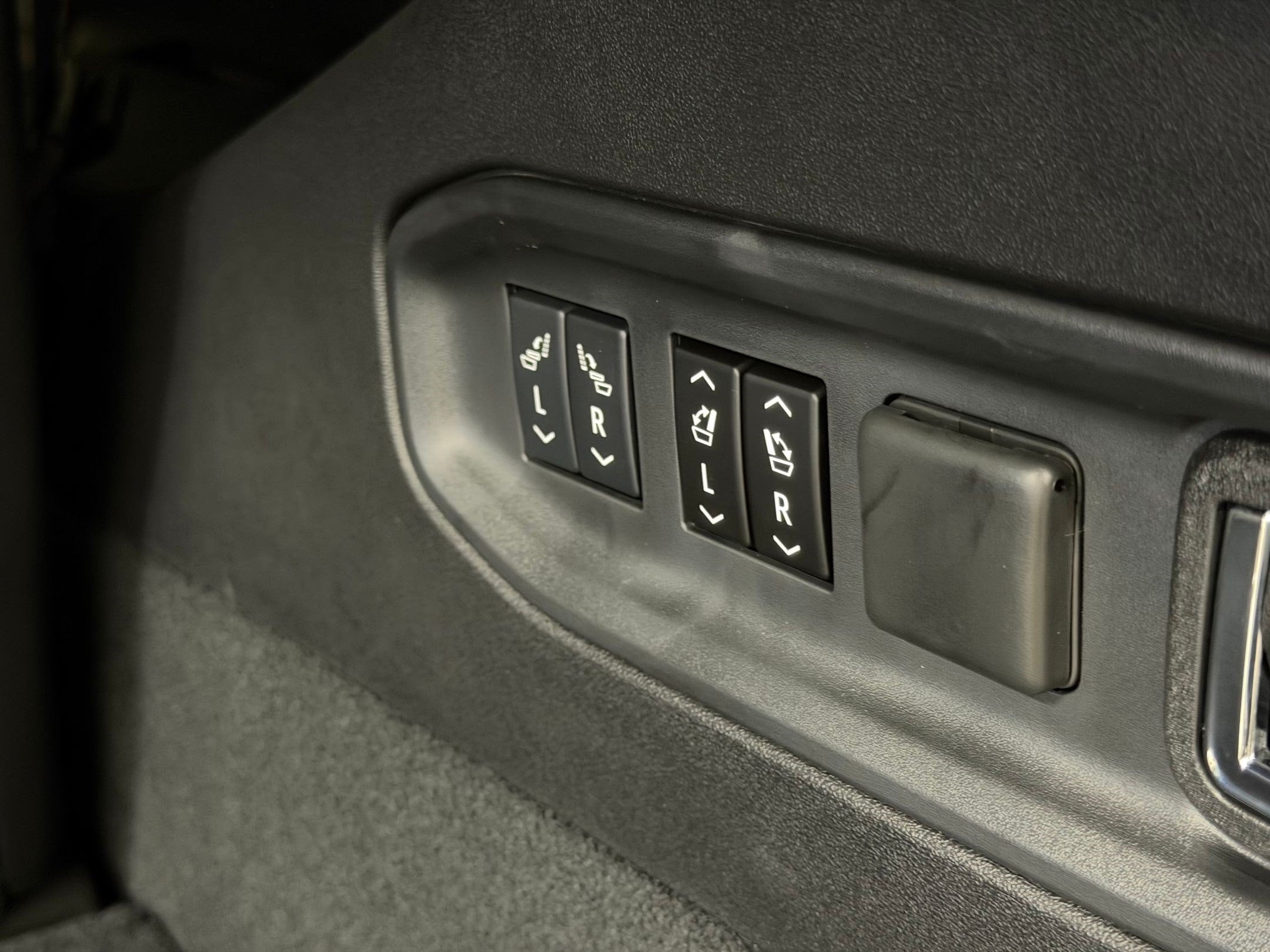 2027 Cadillac VISTIQ Platinum - Photo 24