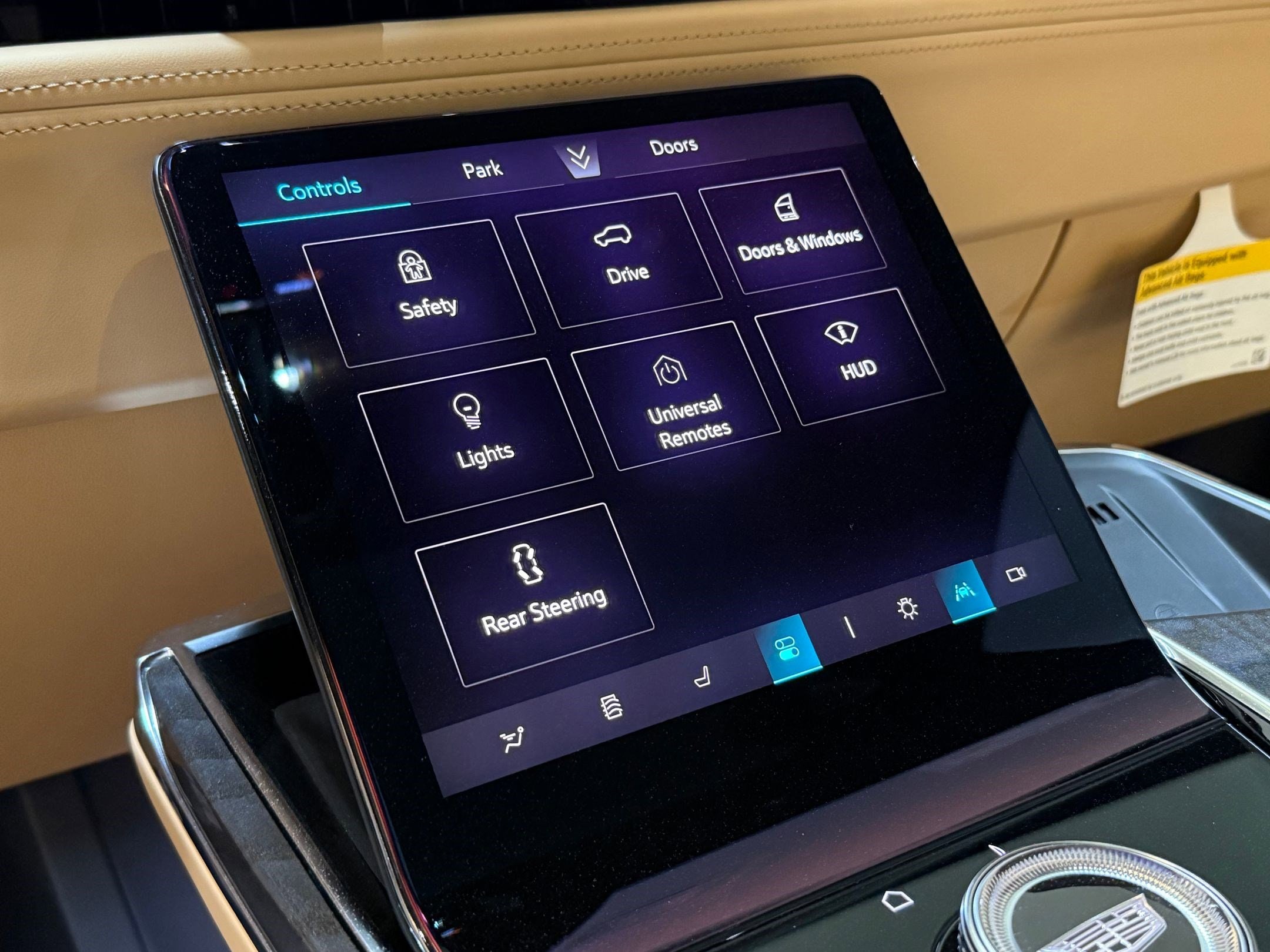 2025 Cadillac Escalade IQ Sport 2 - Photo 38