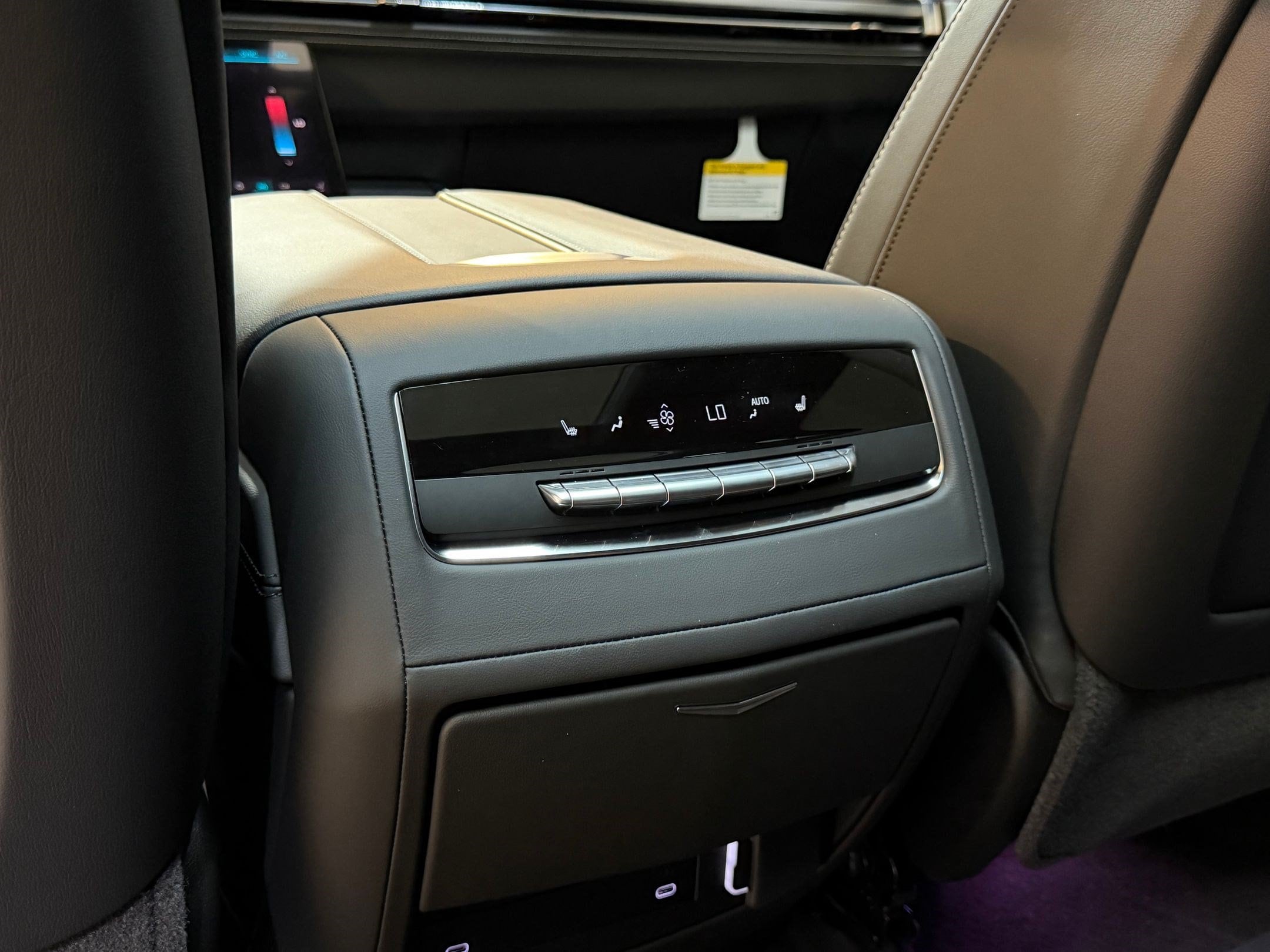 2026 Cadillac Escalade Luxury - Photo 50