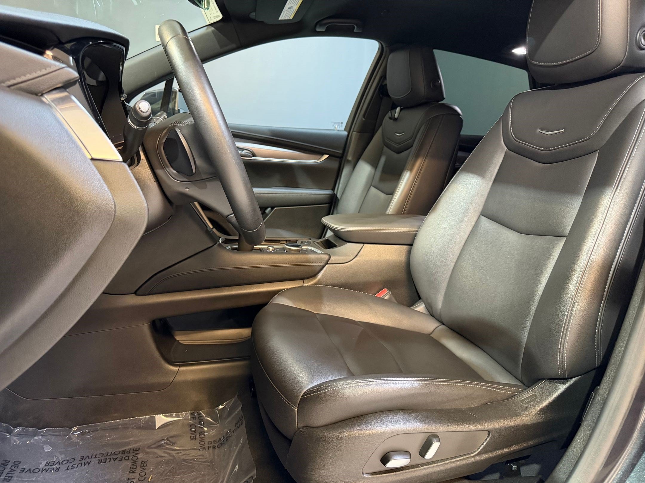 XT5 Luxury SUV