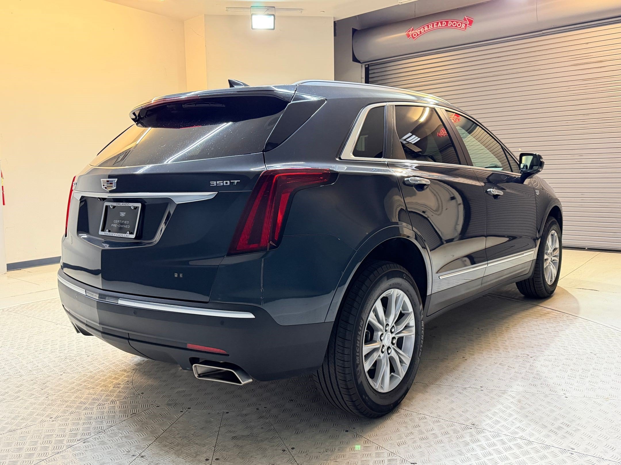XT5 Luxury SUV