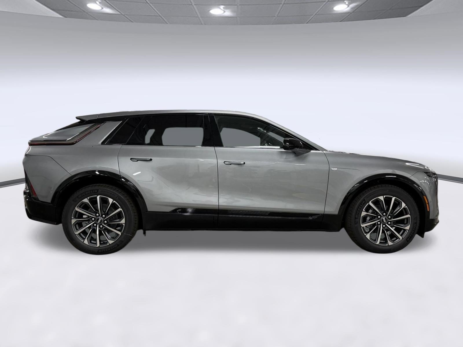2027 Cadillac LYRIQ Sport - Photo 7