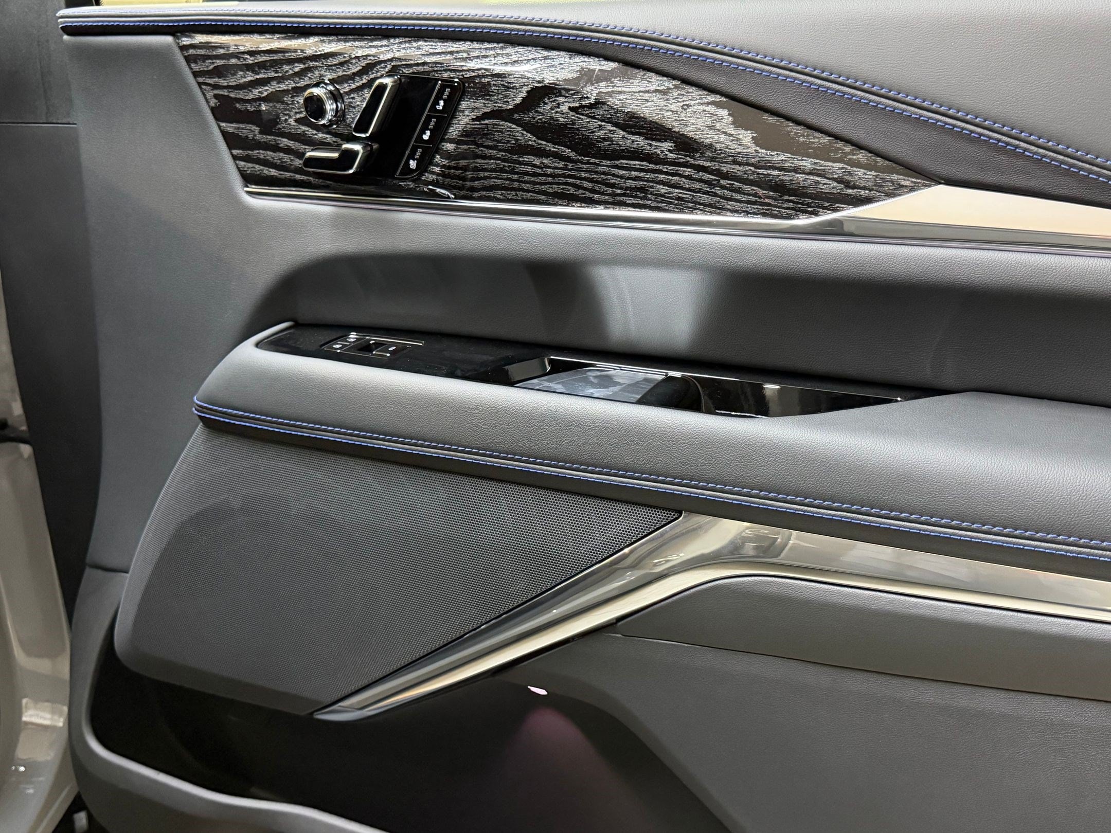 2026 Cadillac Escalade IQ Luxury - Photo 55