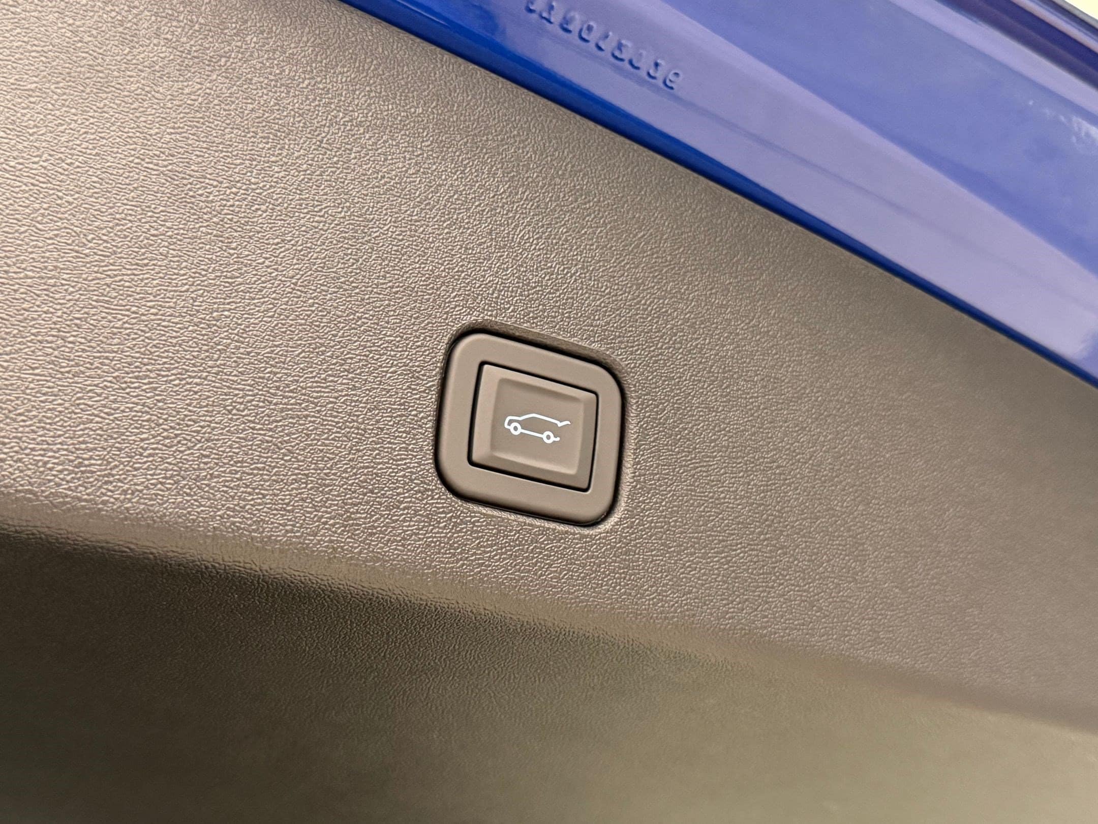 2027 Cadillac OPTIQ V-Series - Photo 27