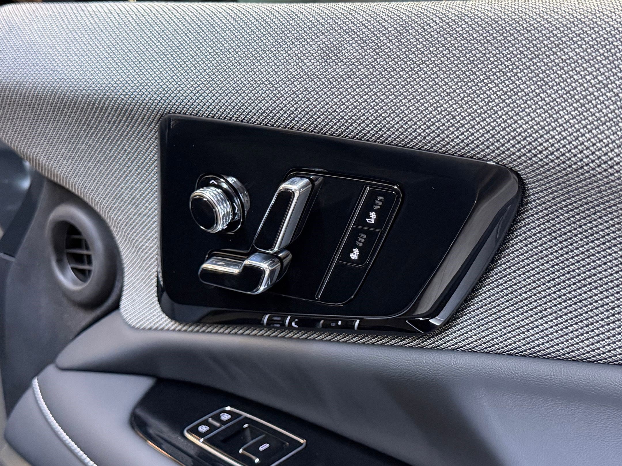 2026 Cadillac OPTIQ Sport - Photo 50