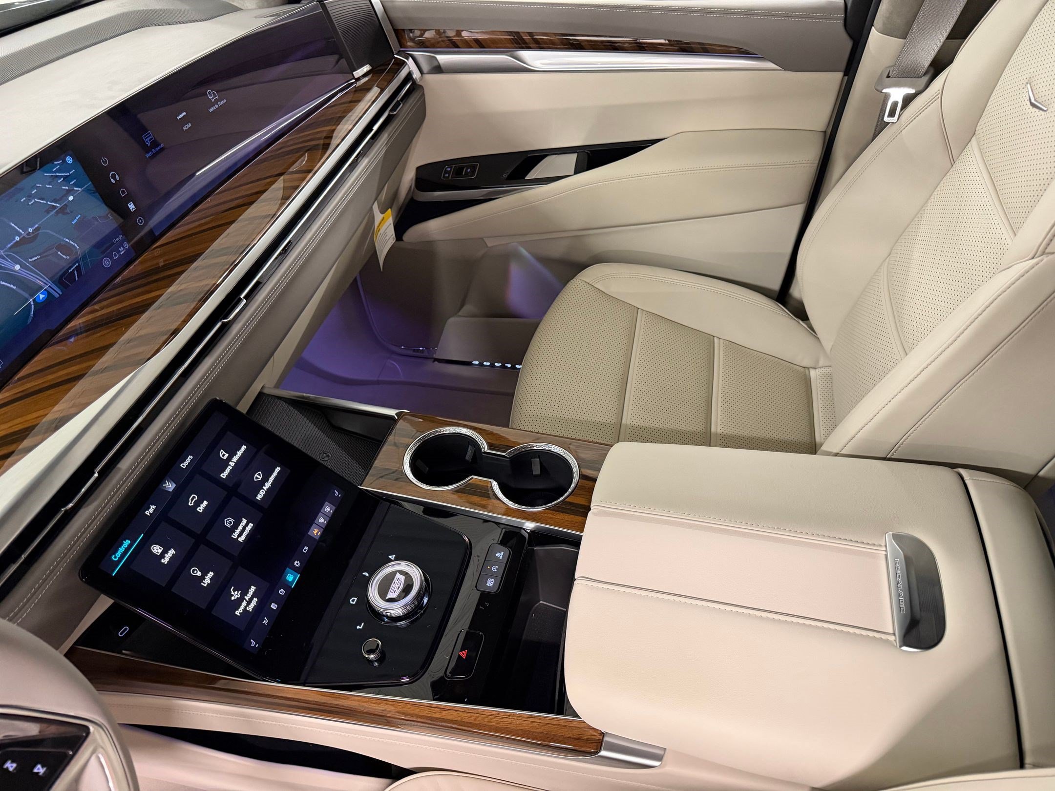 2026 Cadillac Escalade Platinum Sport - Photo 20