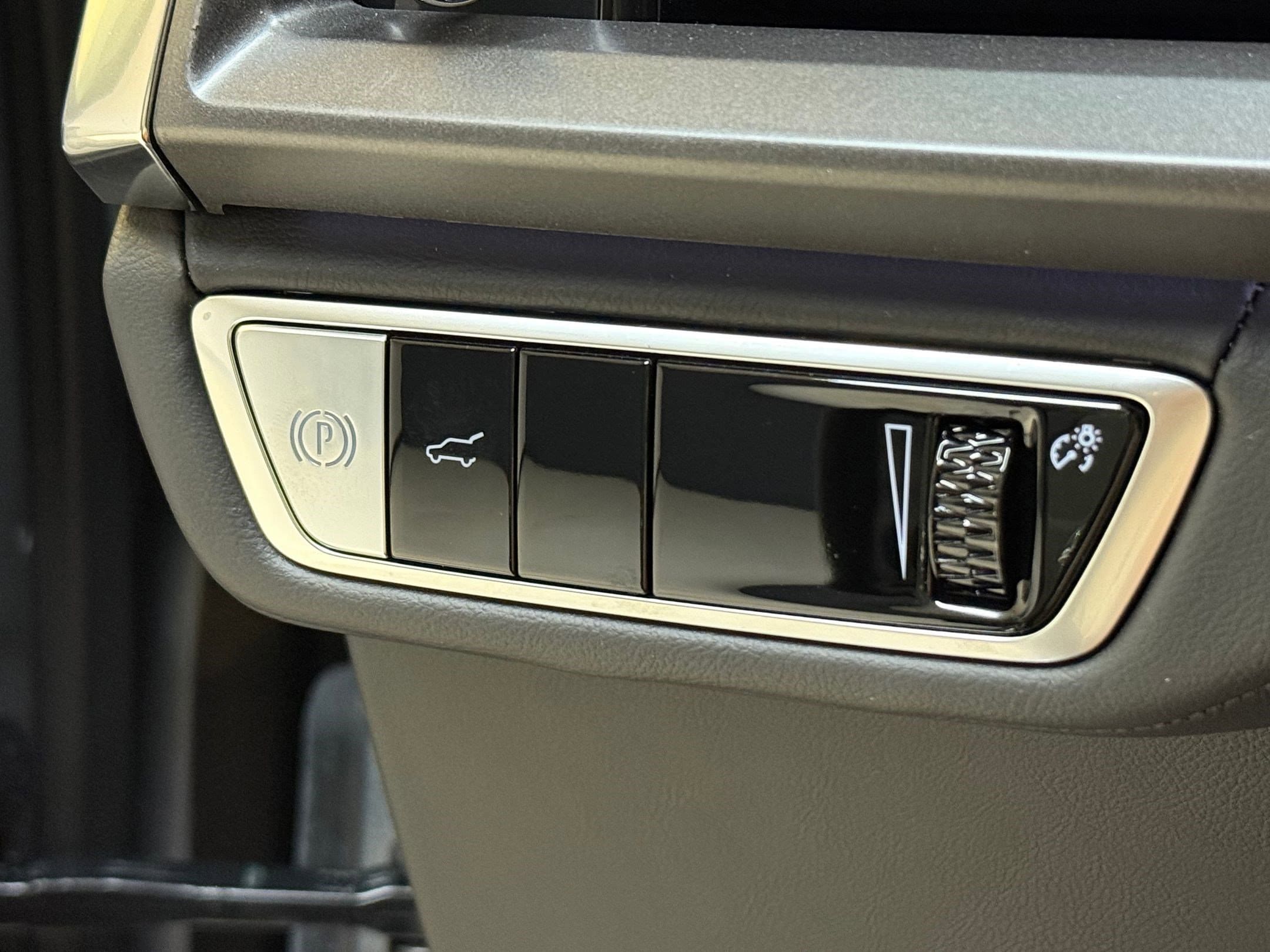 2026 Cadillac VISTIQ Luxury - Photo 17