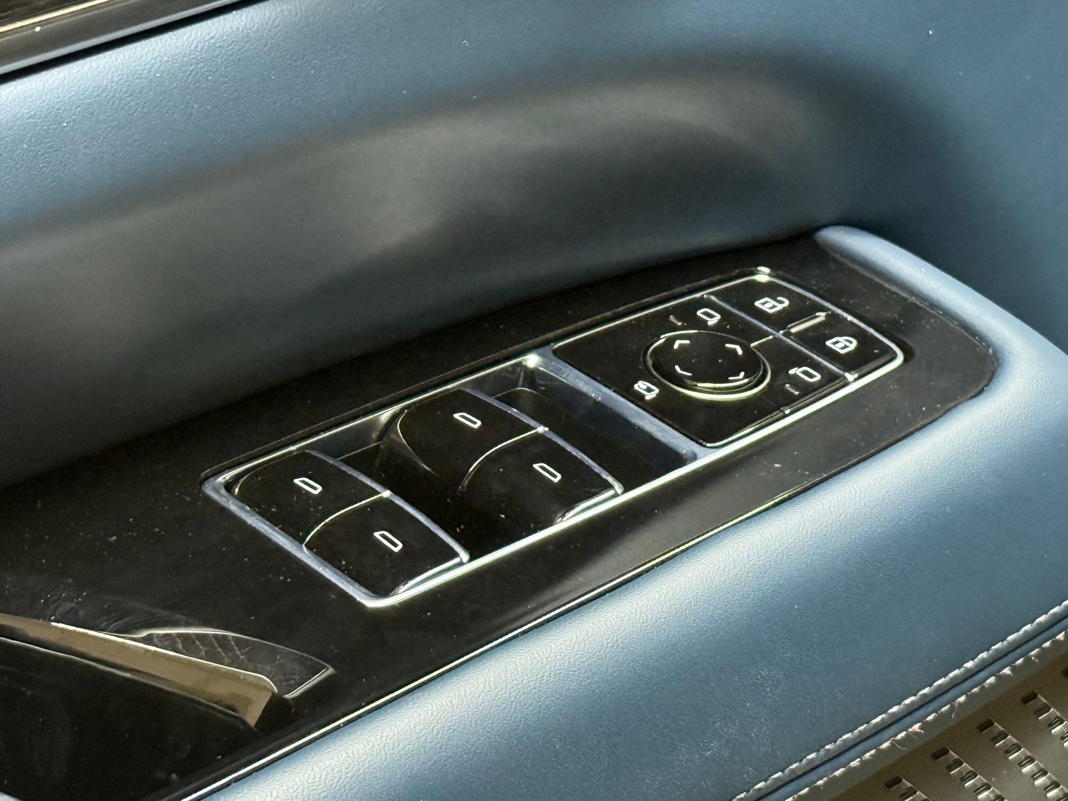 2025 Cadillac Escalade IQ Sport 2 - Photo 11