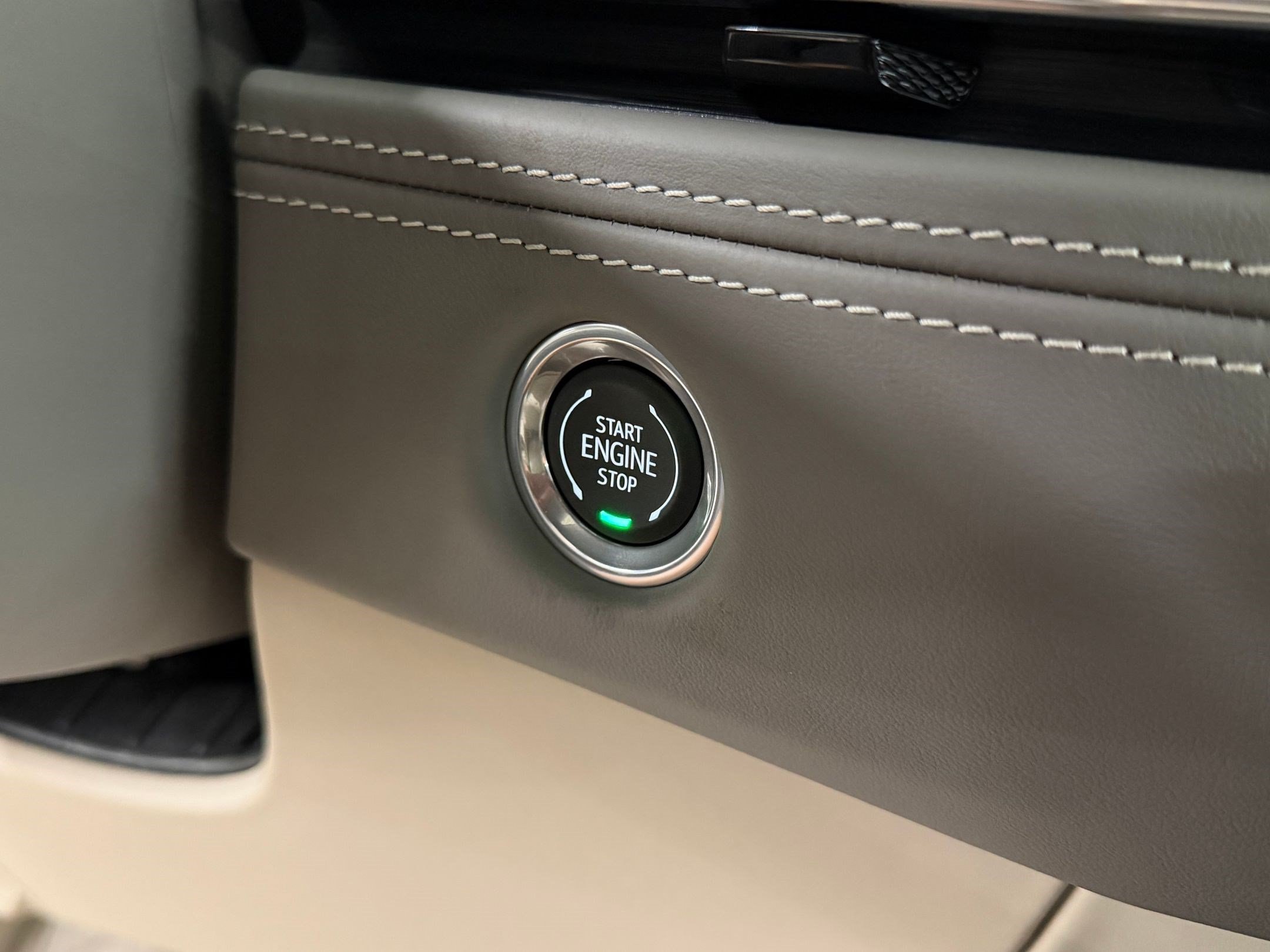 2026 Cadillac Escalade Platinum Sport - Photo 17