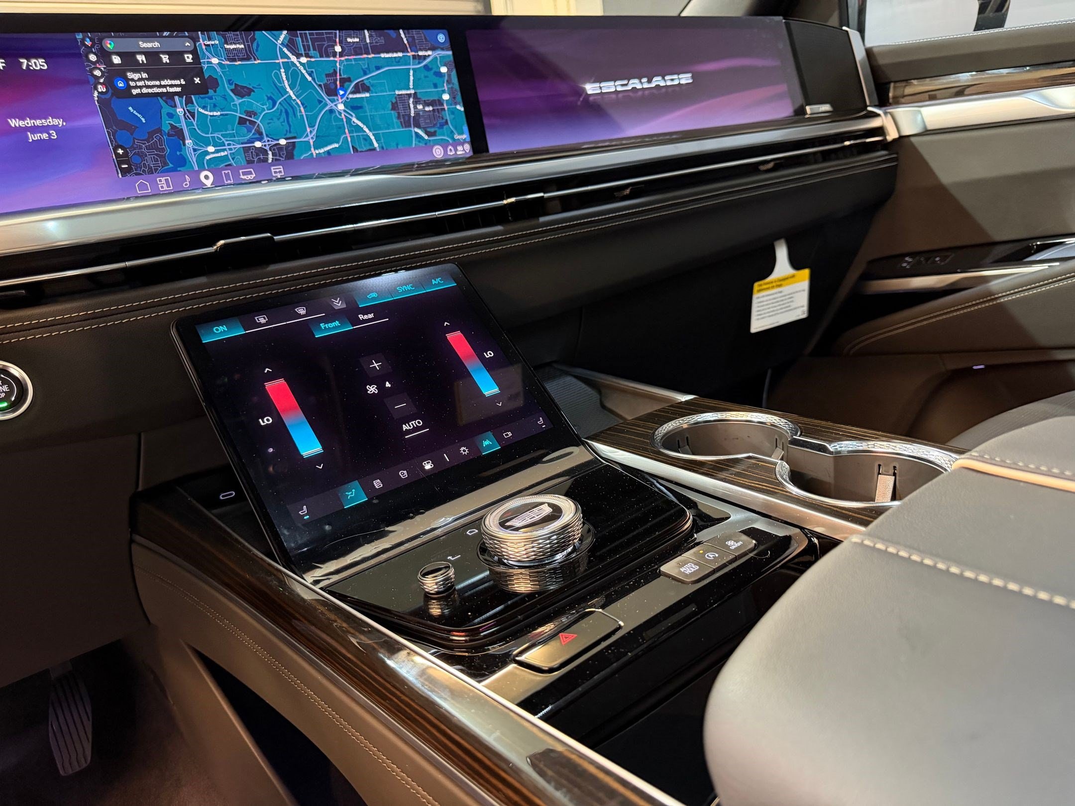 2026 Cadillac Escalade Luxury - Photo 17
