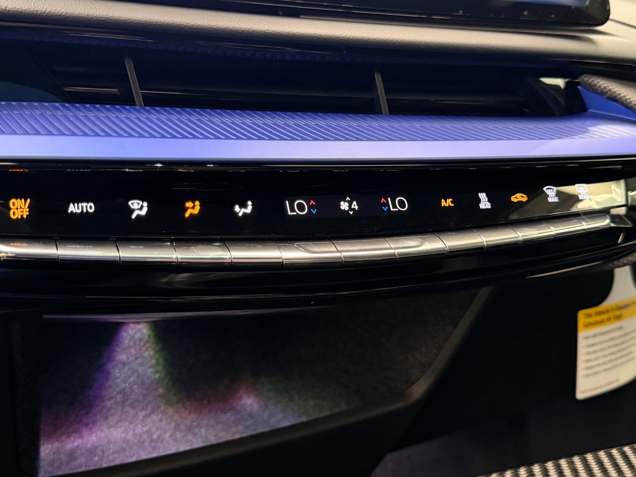 2027 Cadillac OPTIQ V-Series - Photo 24