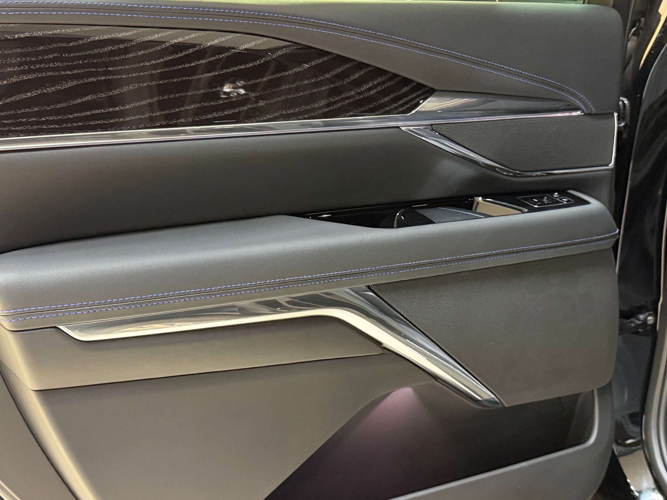 2026 Cadillac Escalade IQ Luxury - Photo 44