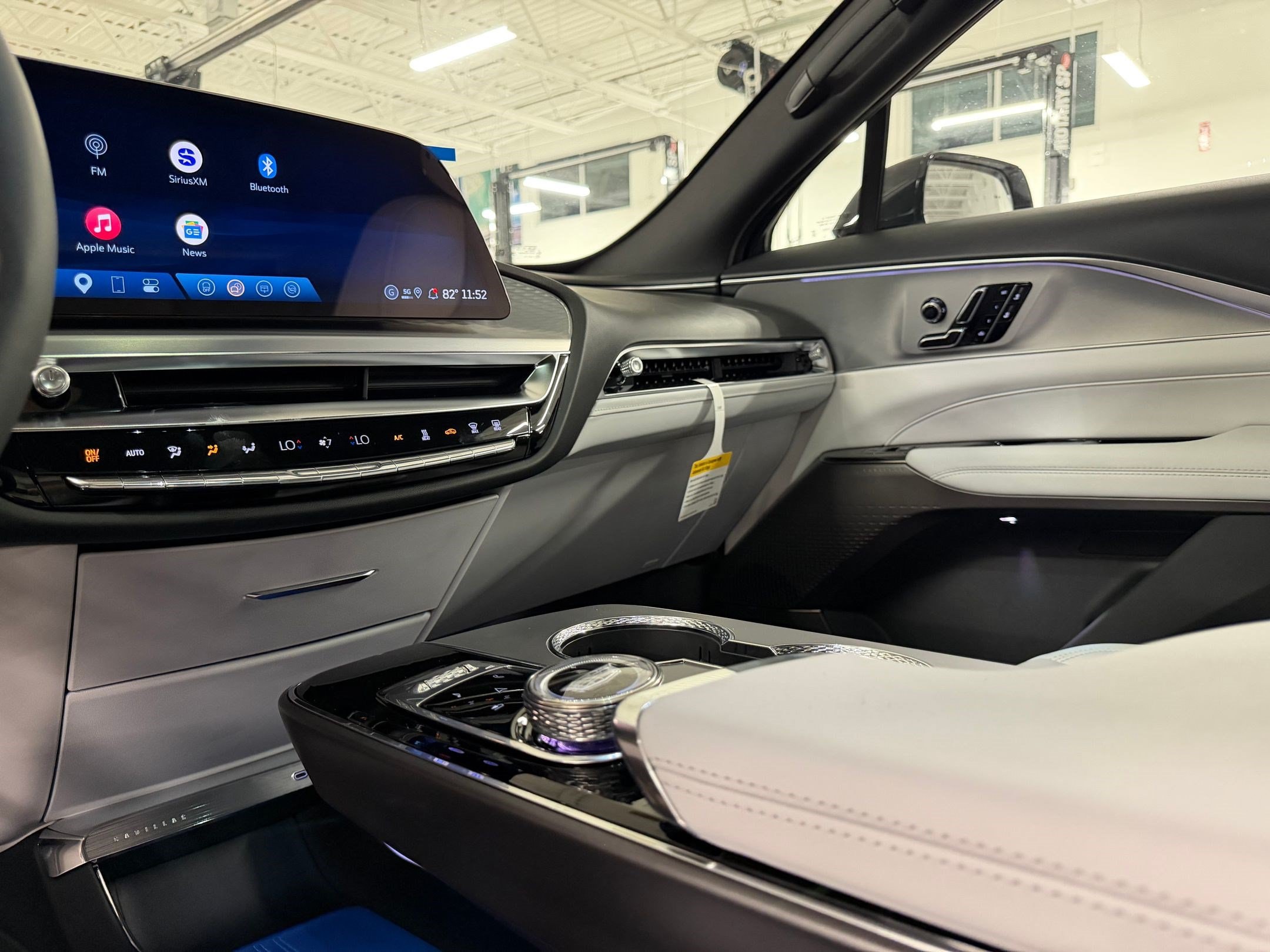 2027 Cadillac LYRIQ Sport - Photo 40