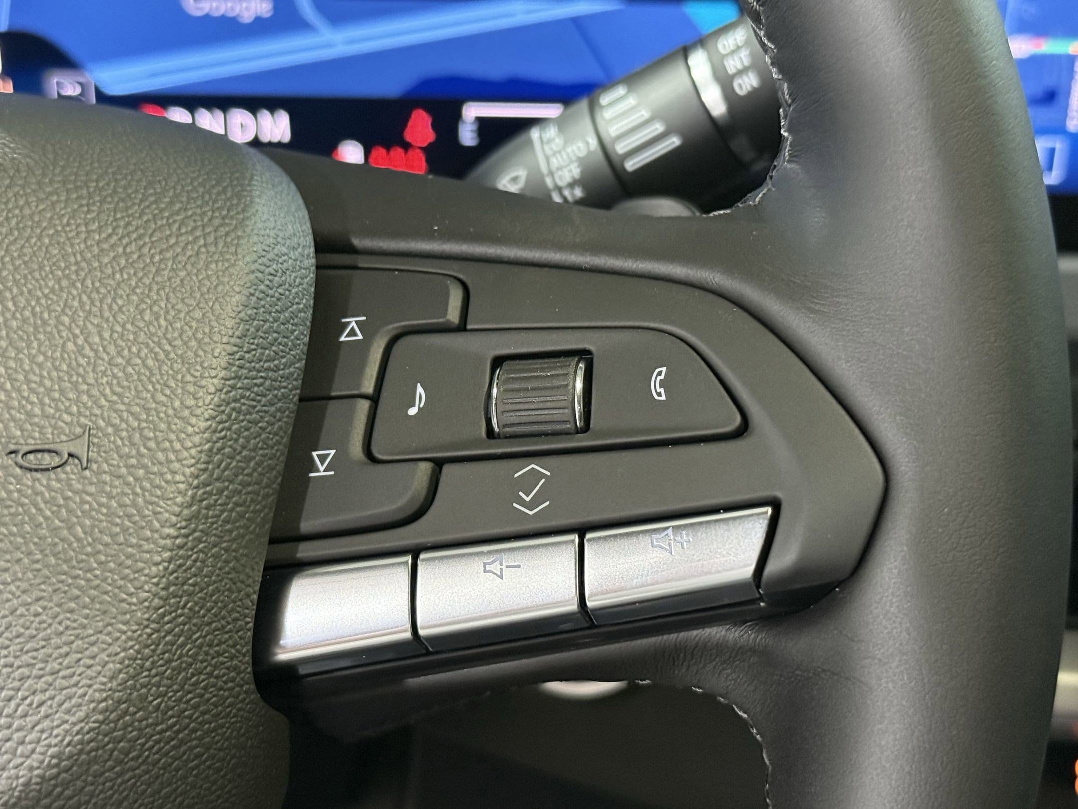 2025 Cadillac XT4 Premium Luxury - Photo 24