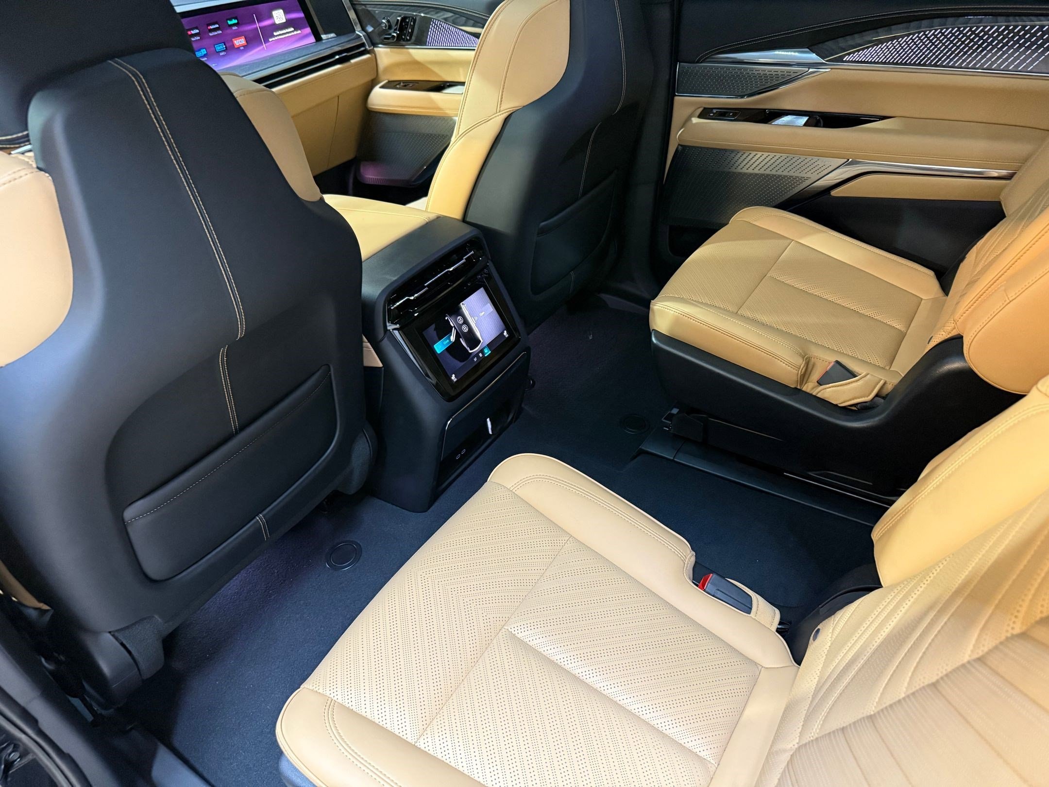 2025 Cadillac Escalade IQ Sport 2 - Photo 47