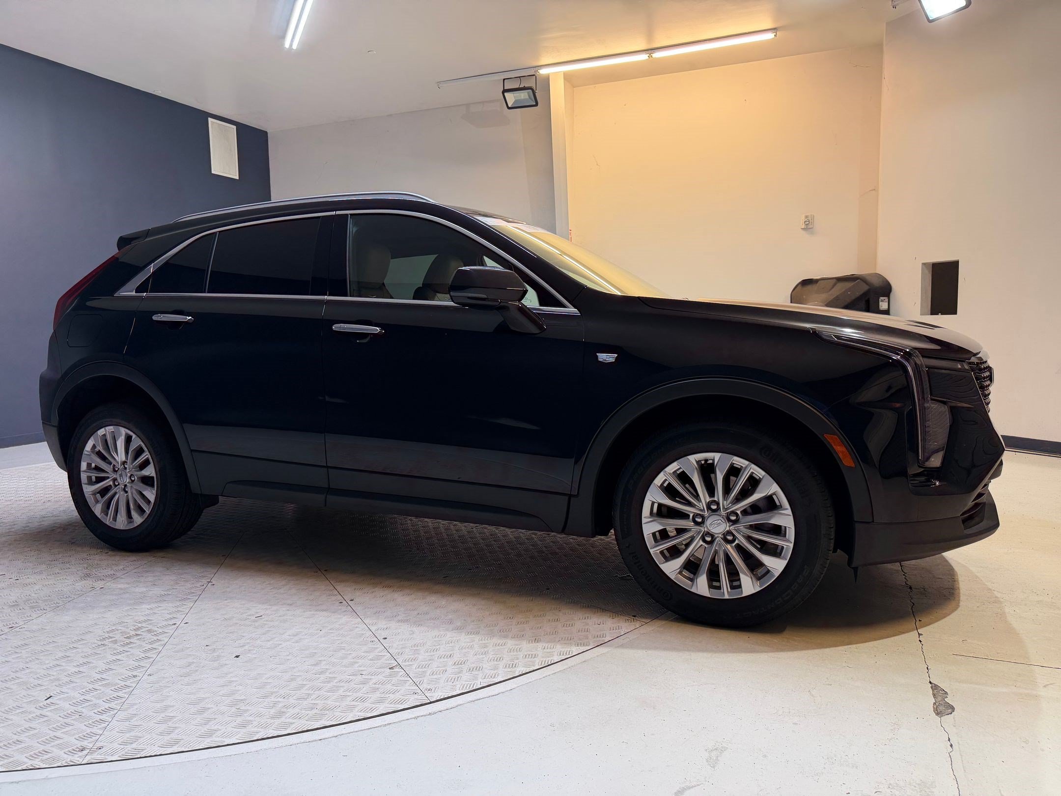 XT4 Luxury SUV
