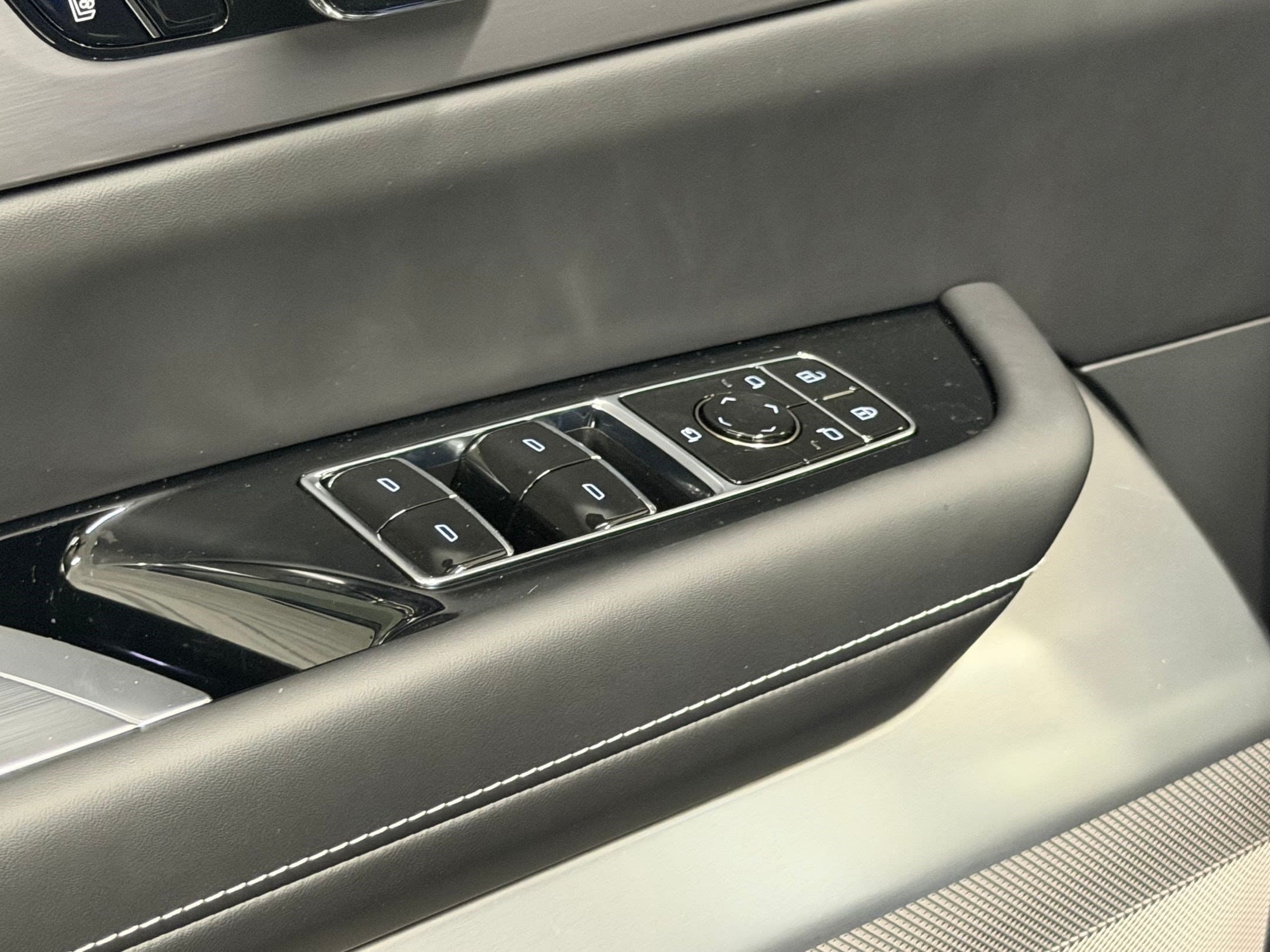 2027 Cadillac VISTIQ Platinum - Photo 44