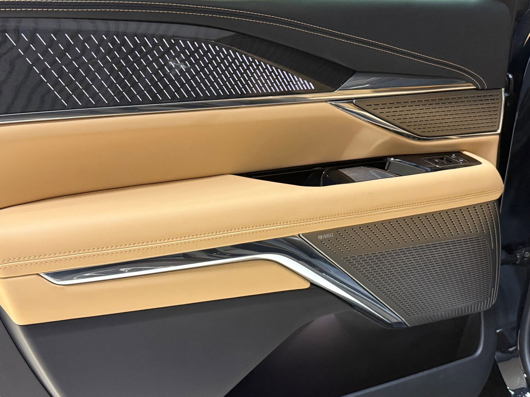 2025 Cadillac Escalade IQ Sport 2 - Photo 46