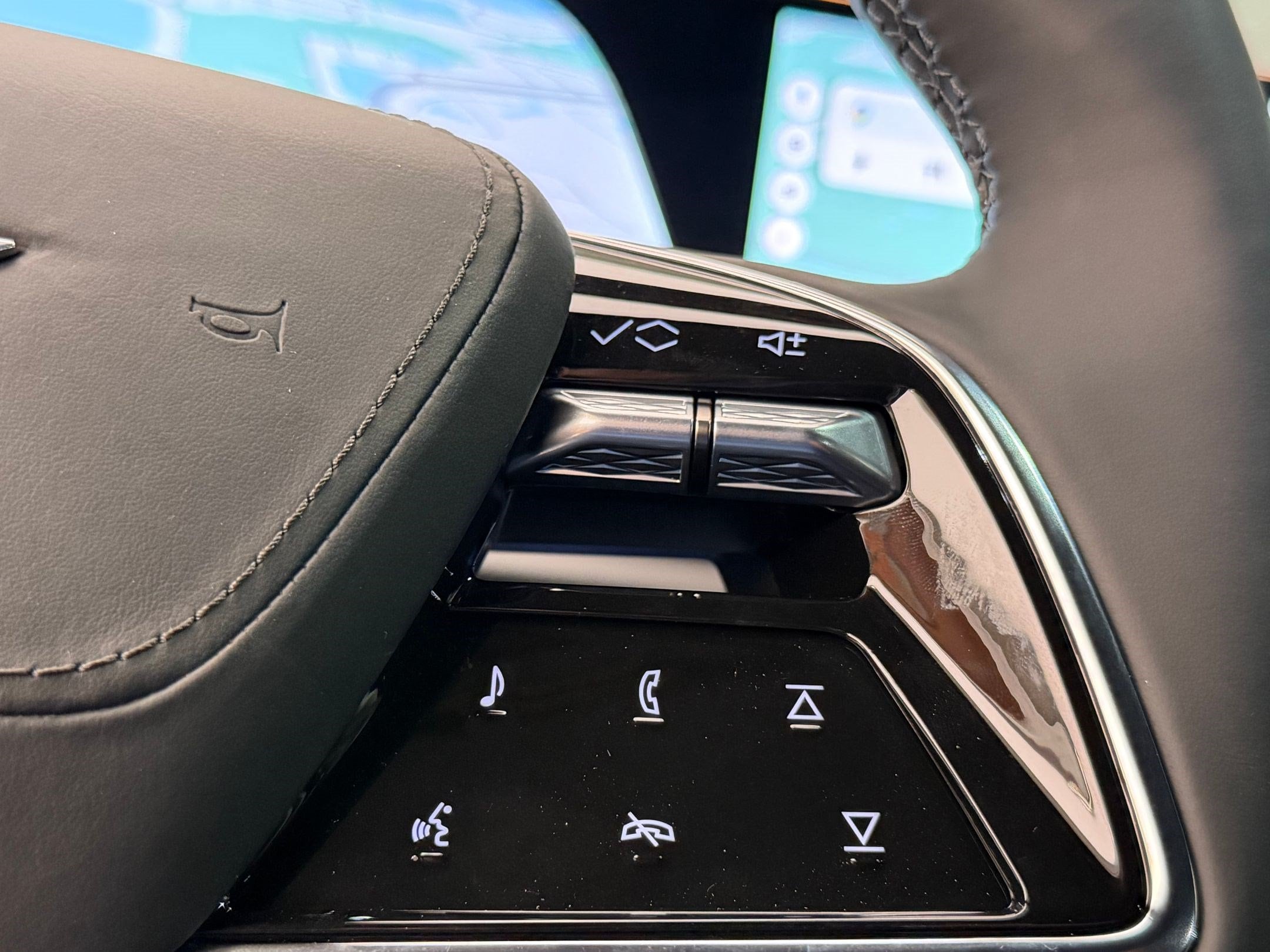 2027 Cadillac OPTIQ V-Series - Photo 14