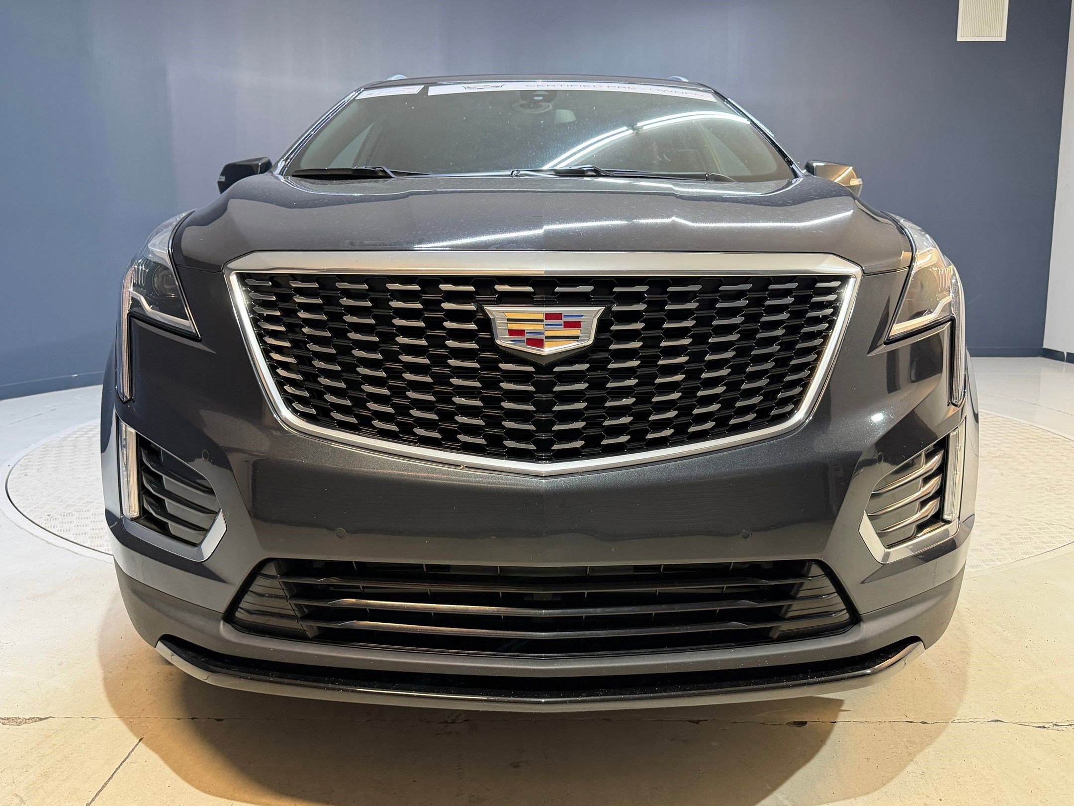 XT5 Luxury SUV