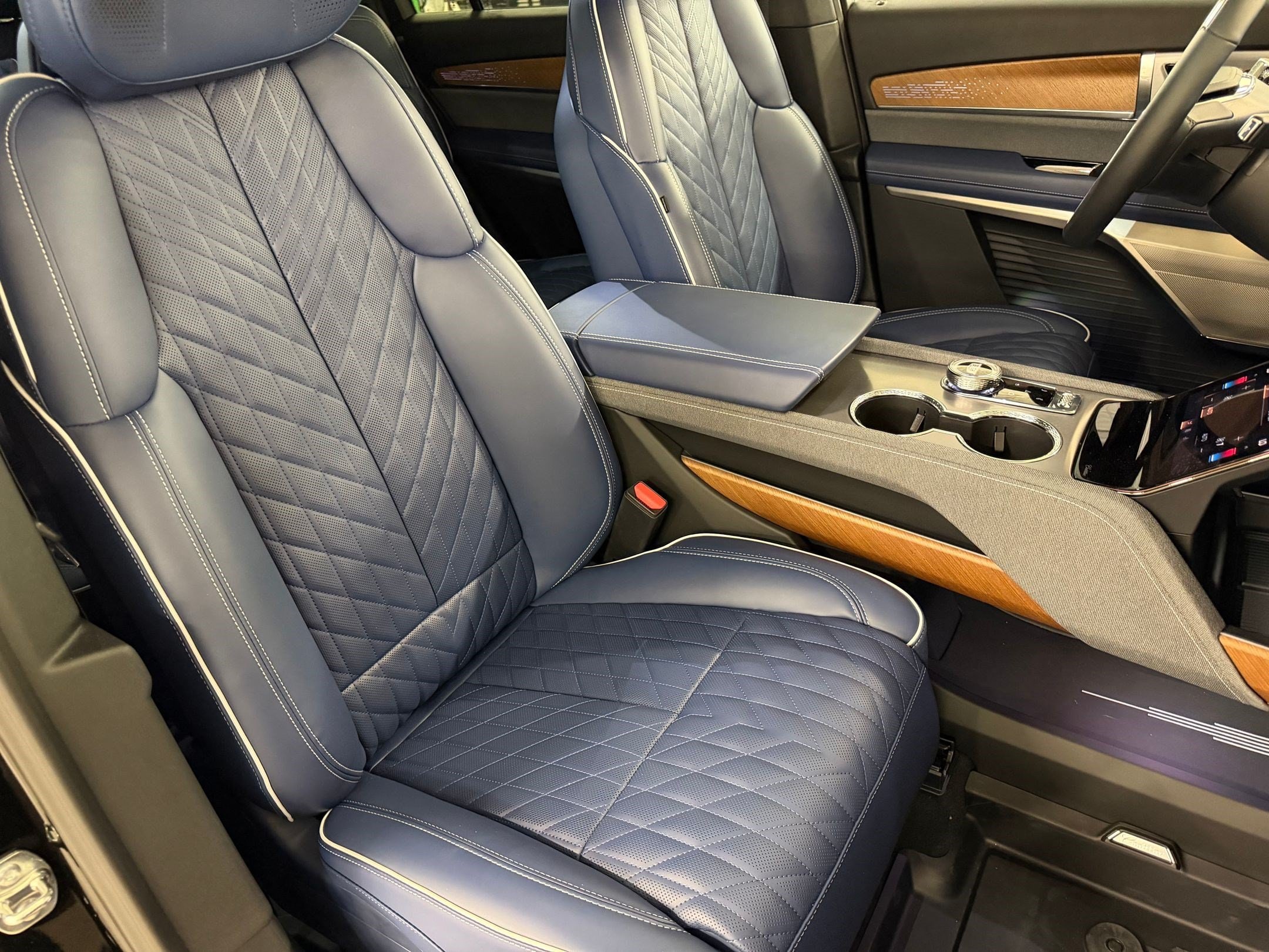 2026 Cadillac VISTIQ Premium Luxury - Photo 55