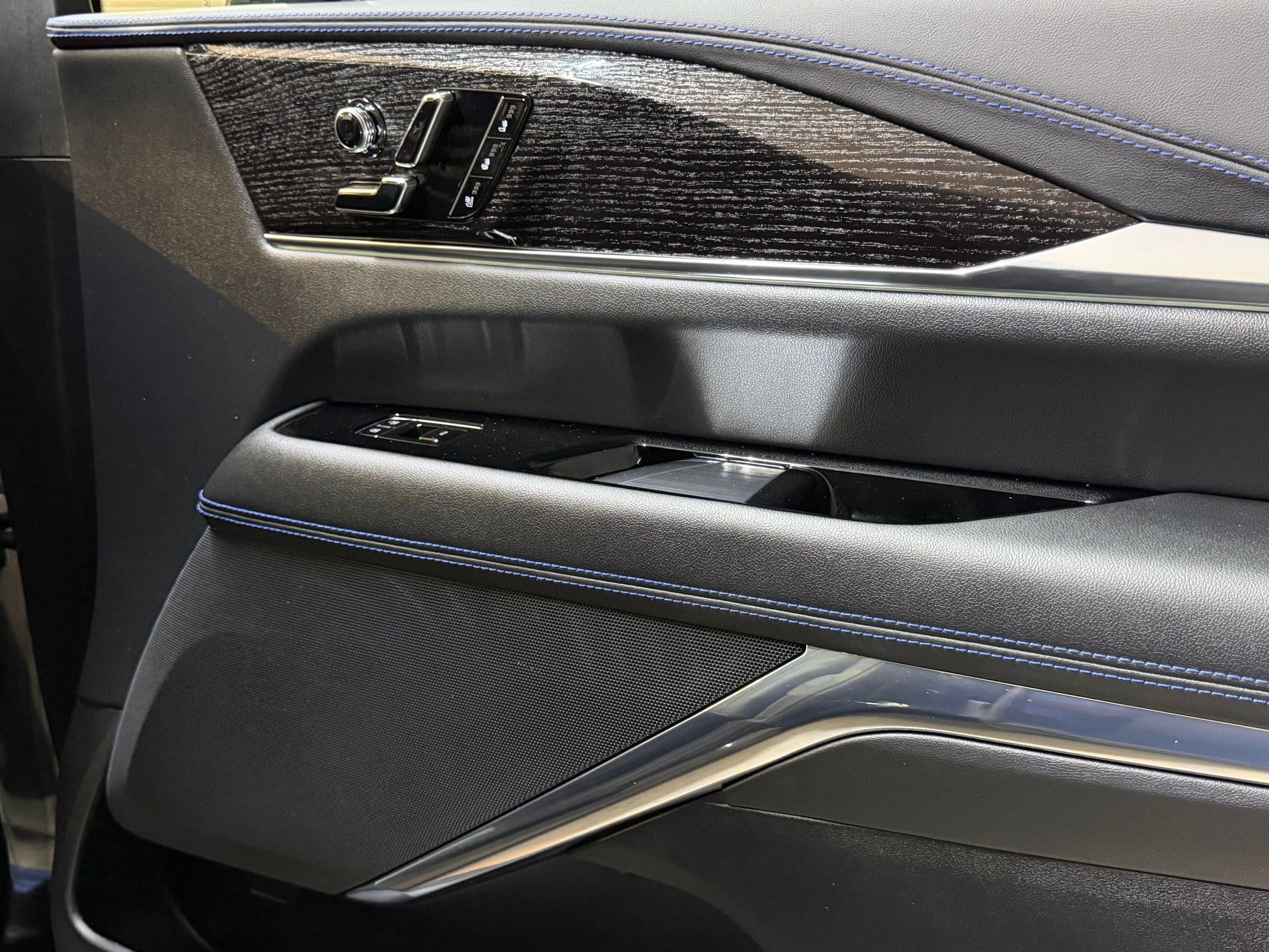 2025 Cadillac Escalade IQ Sport 1 - Photo 55