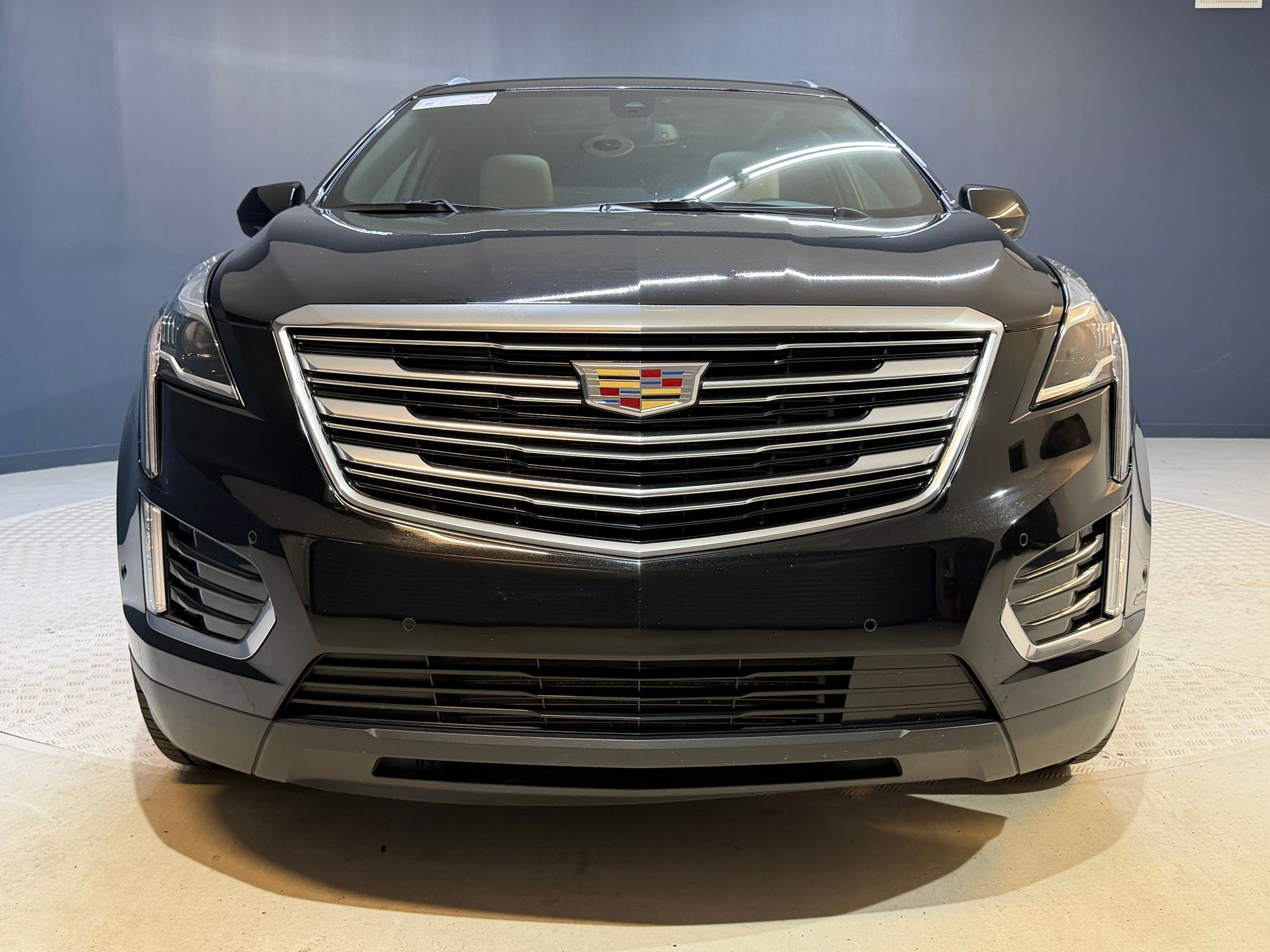 XT5 Premium Luxury FWD SUV