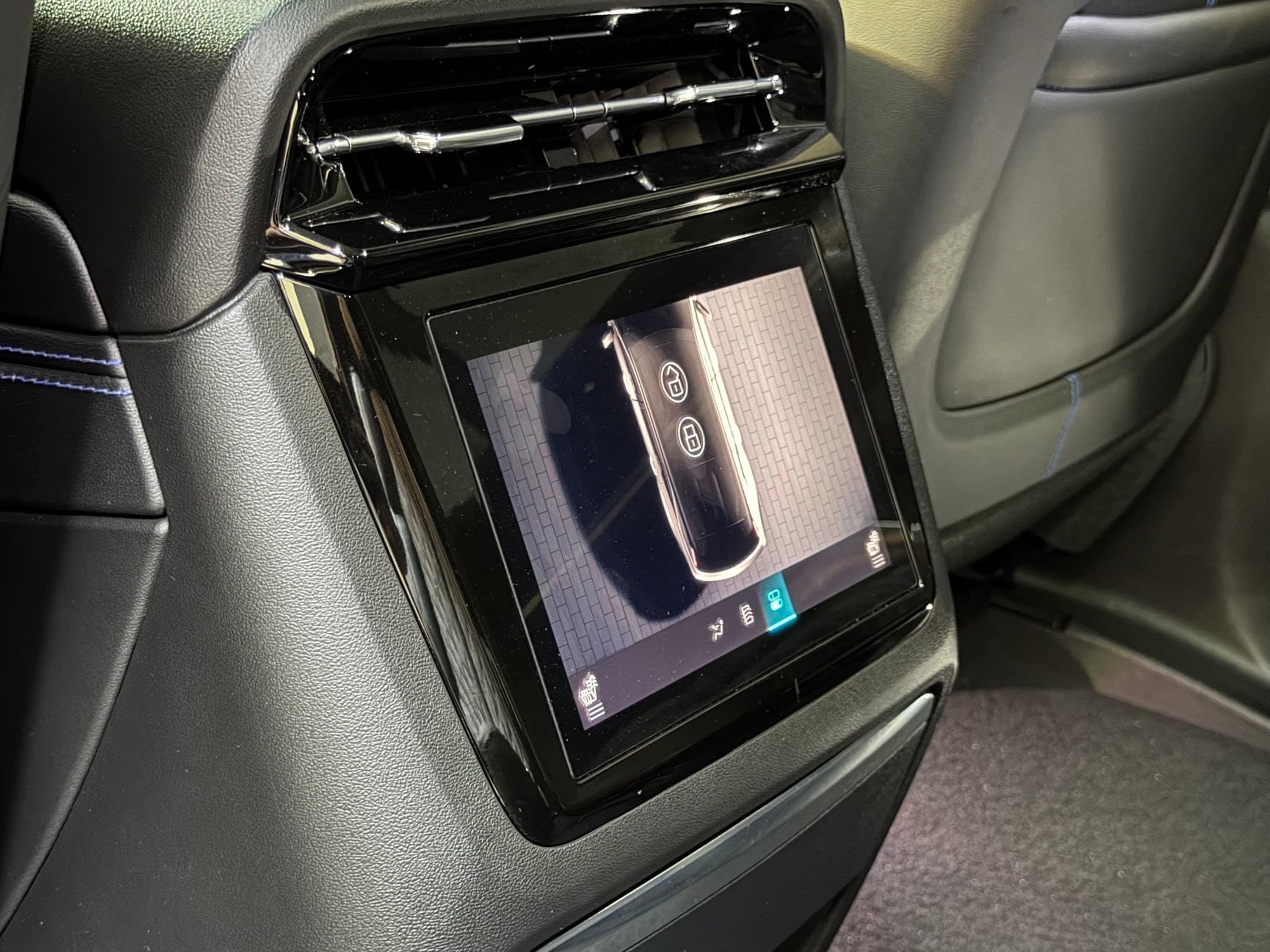 2025 Cadillac Escalade IQ Sport 1 - Photo 48