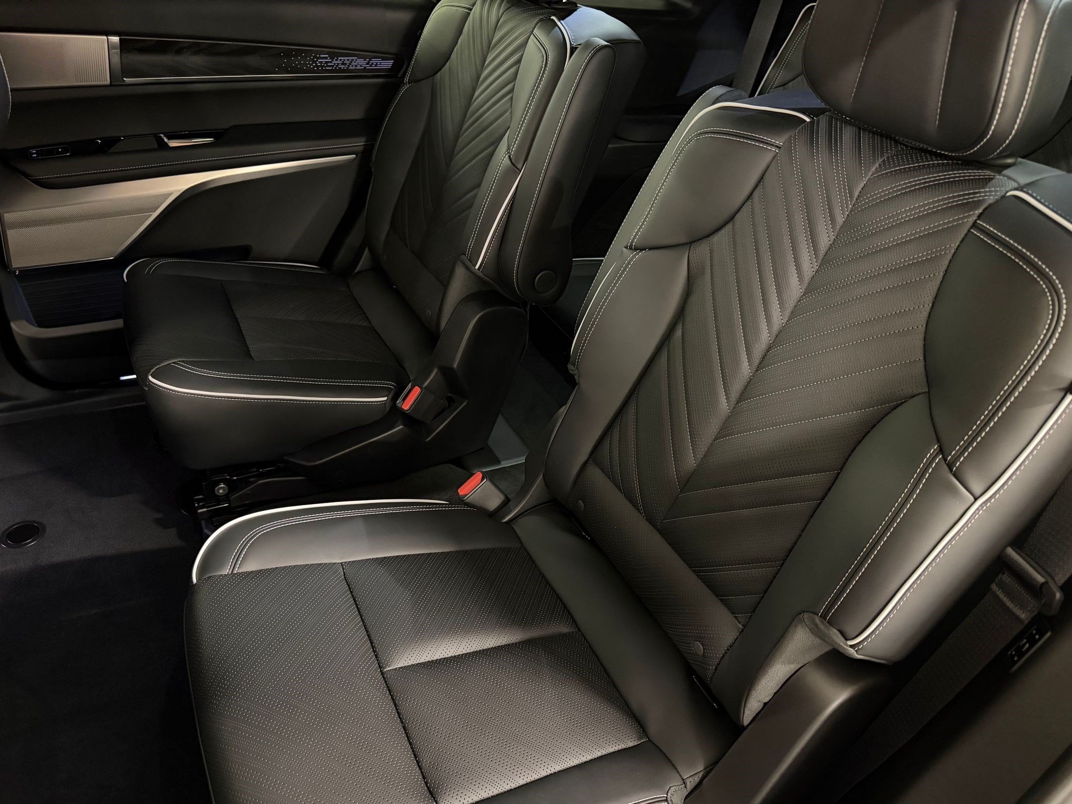2027 Cadillac VISTIQ Platinum - Photo 38