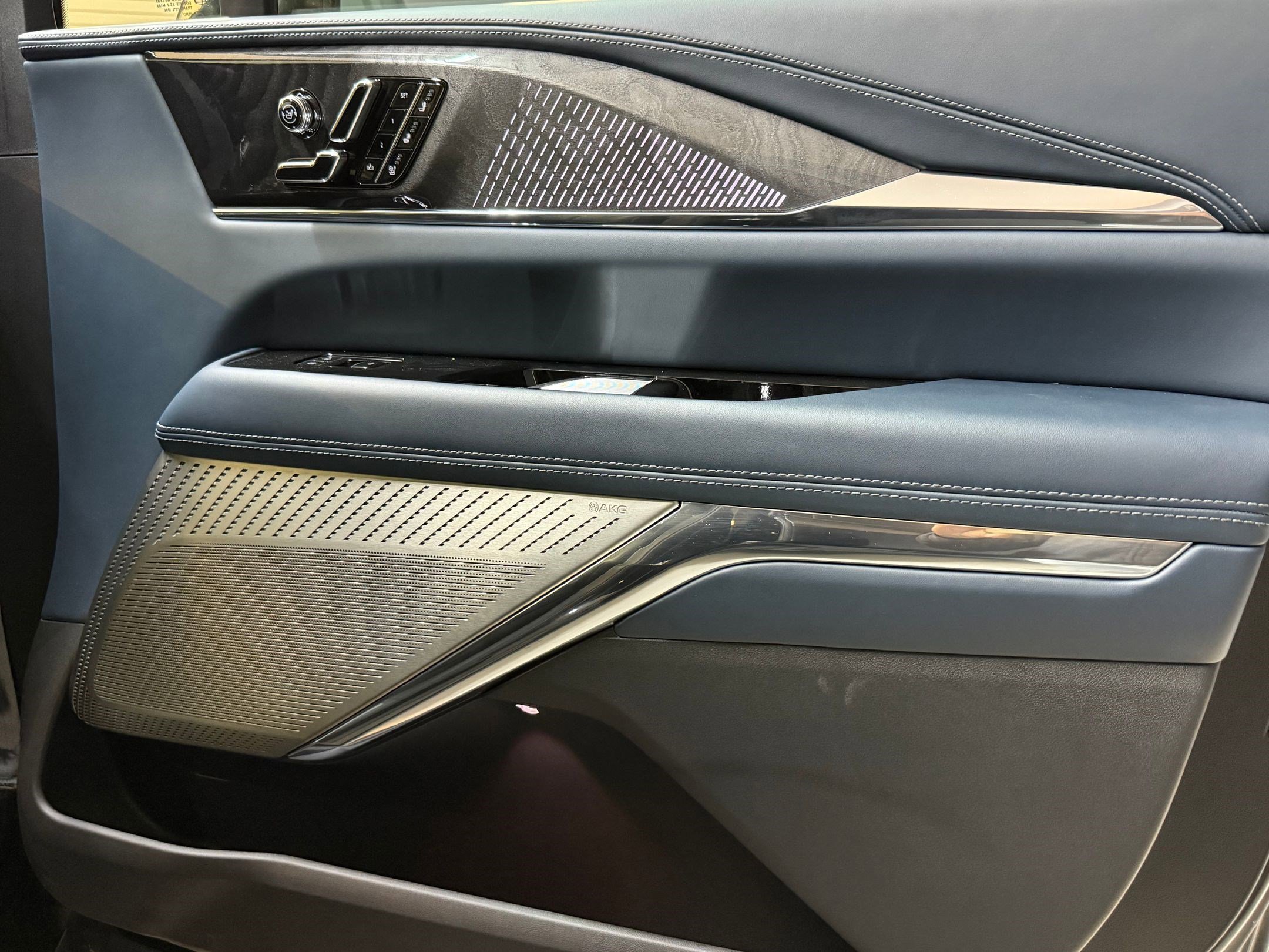 2025 Cadillac Escalade IQ Sport 2 - Photo 56