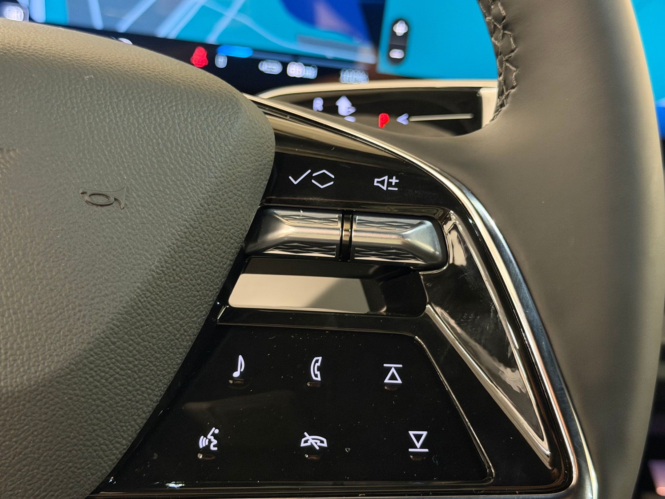 2027 Cadillac VISTIQ Sport - Photo 15
