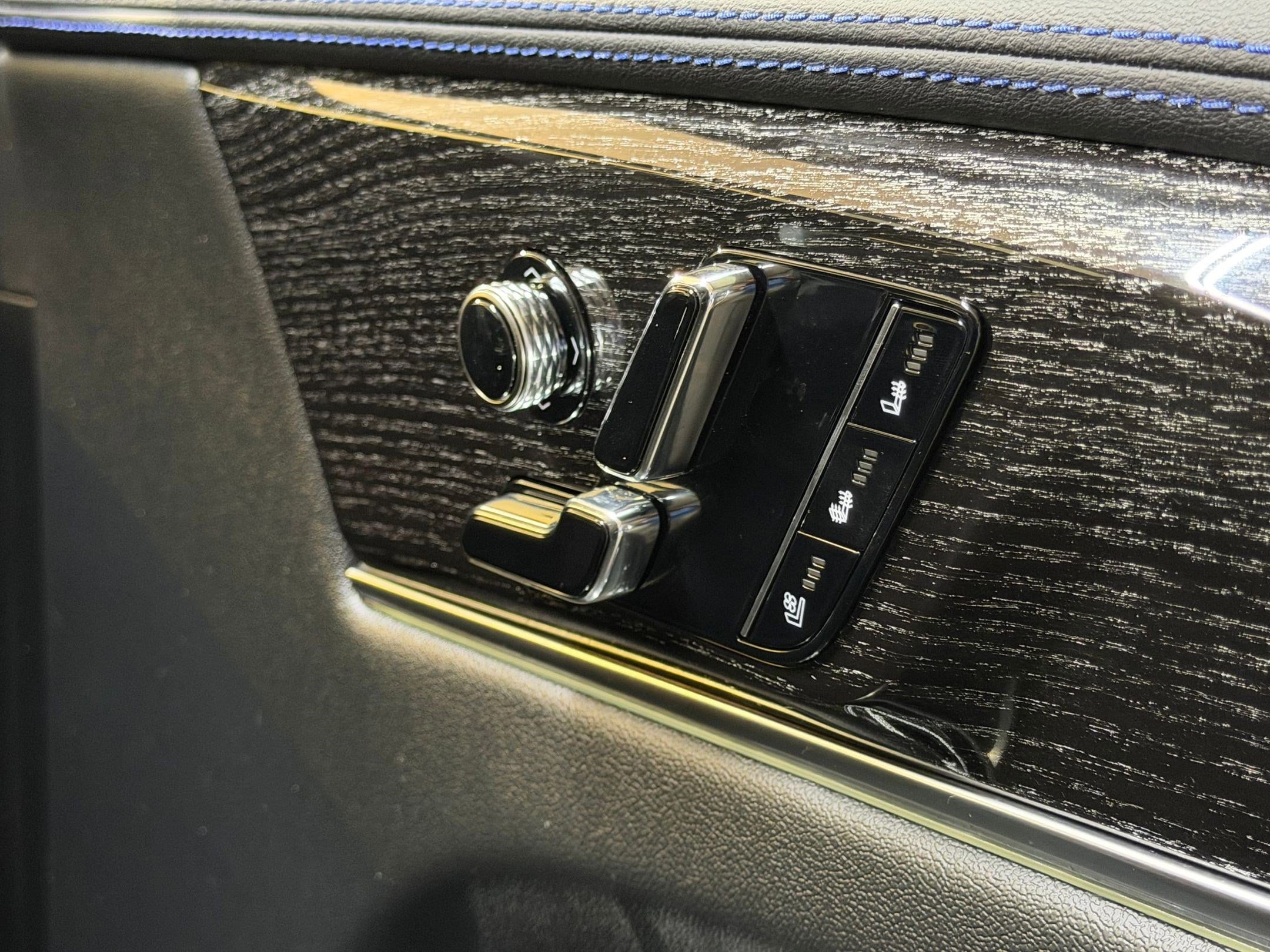 2025 Cadillac Escalade IQ Sport 1 - Photo 56