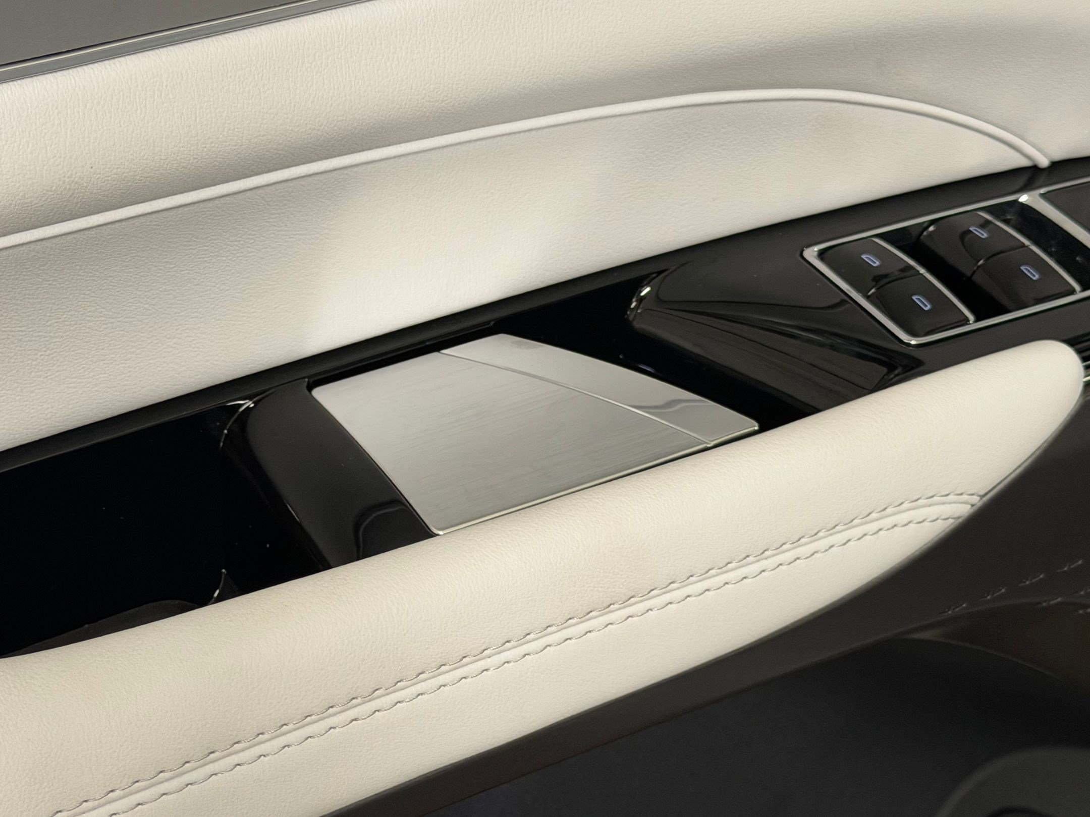 2027 Cadillac LYRIQ Sport - Photo 38